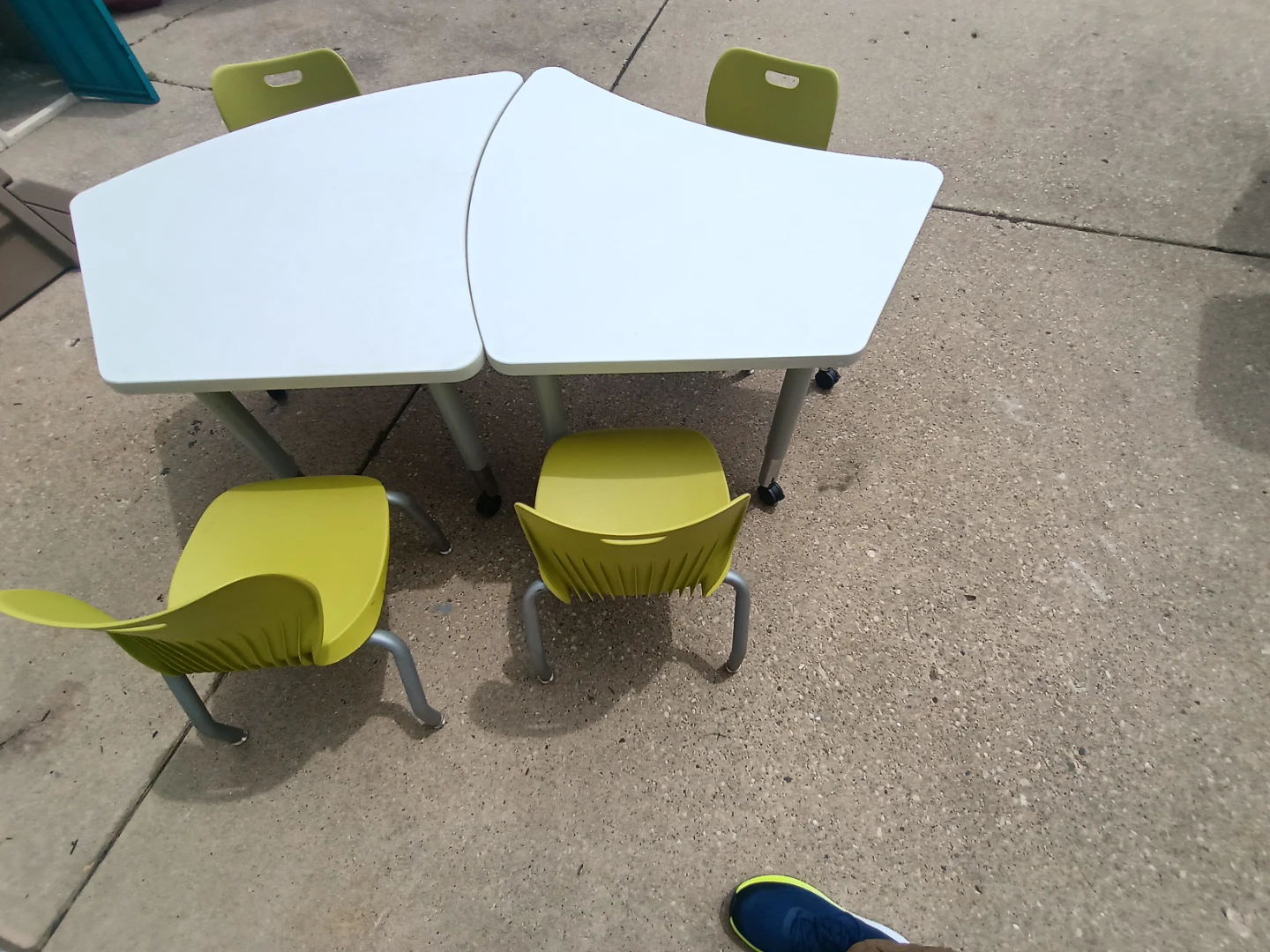 Kids Table and Chairs Set - photo 5