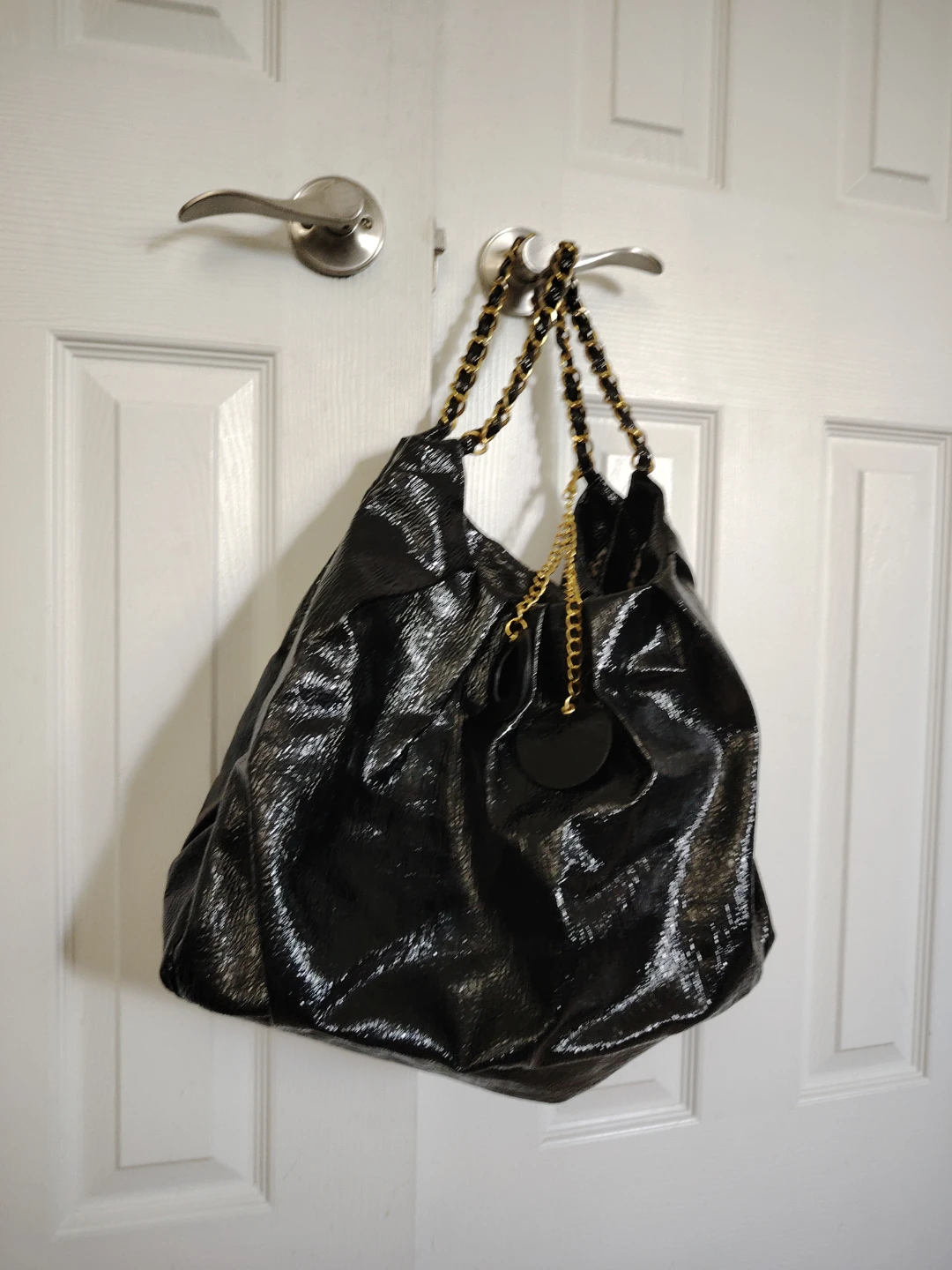 ⚽️Black Patent Leather Shoulder Bag with Gold Chain - photo 3