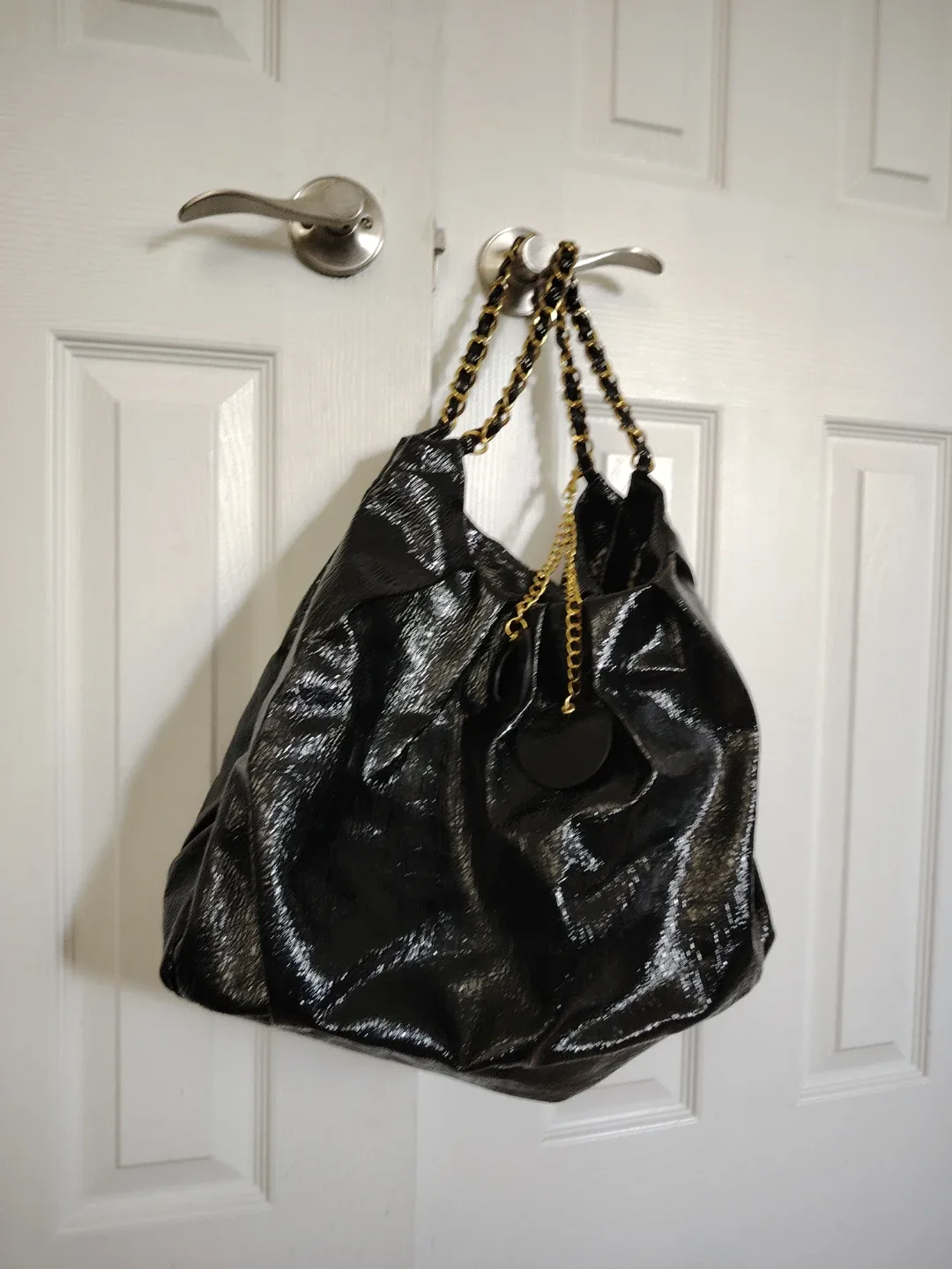 ⚽️Black Patent Leather Shoulder Bag with Gold Chain - photo 3