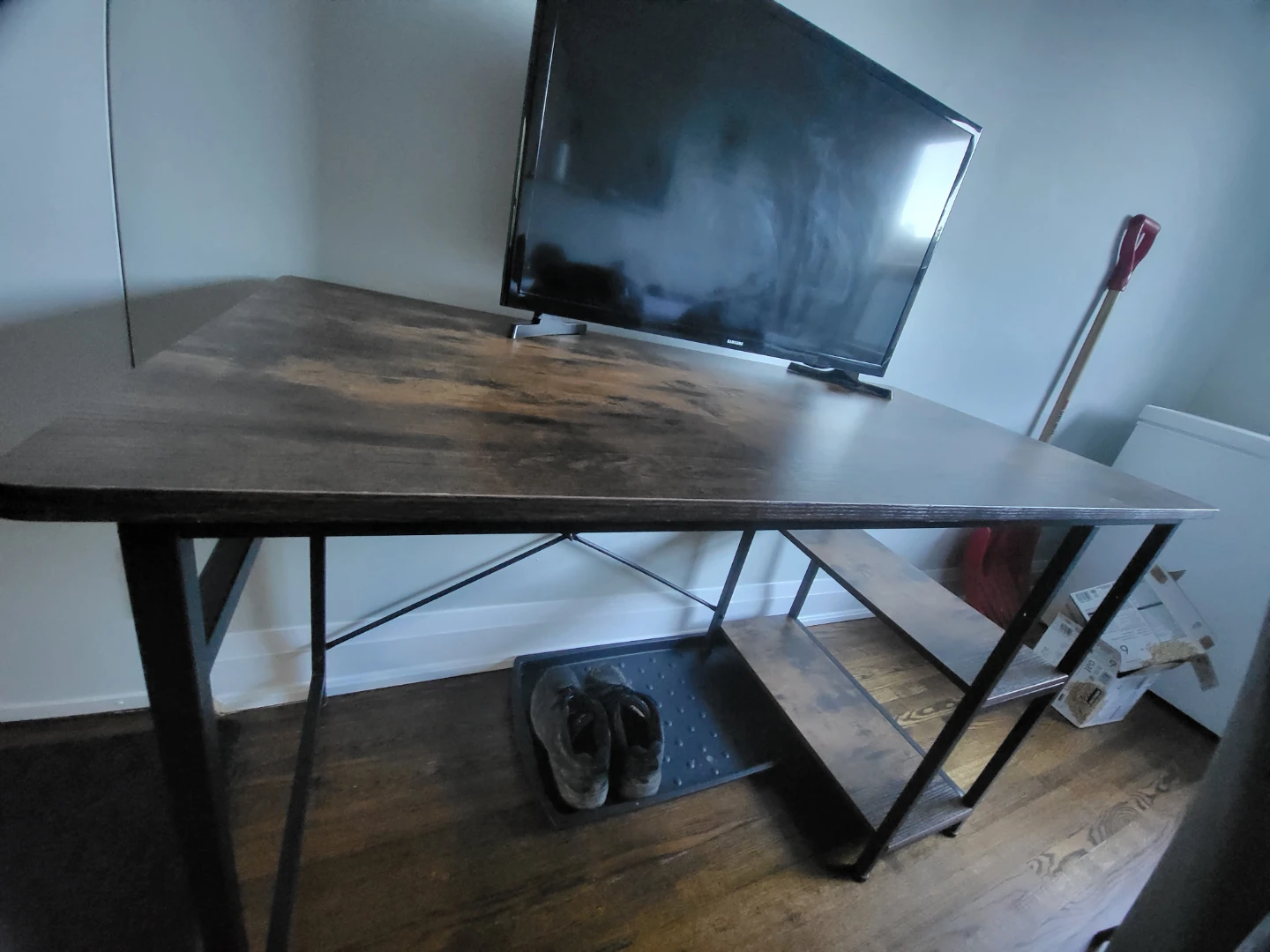 Desk + samsung monitor - photo 2
