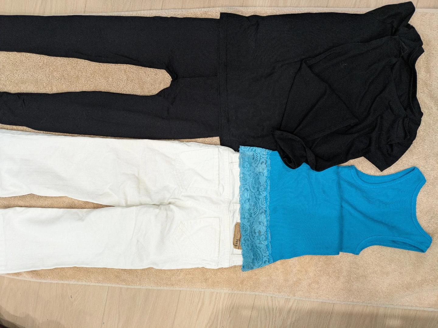 Girls' Batman and blue/white Outfits - photo 2