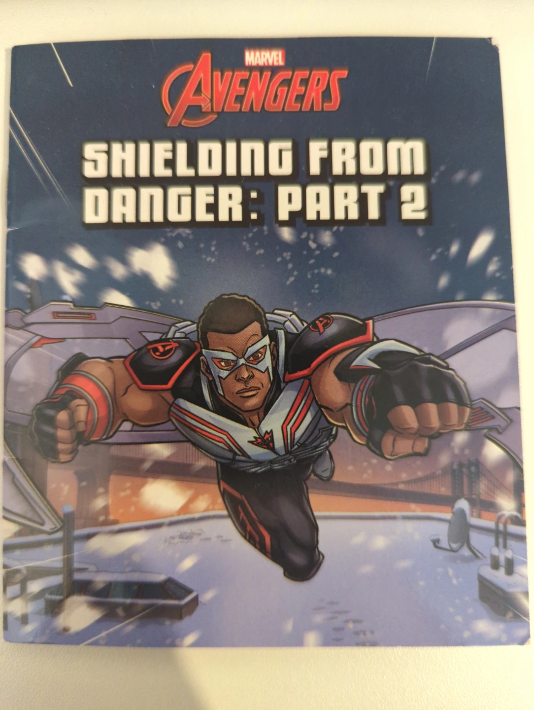 Marvel Avengers Shielding From Danger: Part 2 Comic small book ⚽