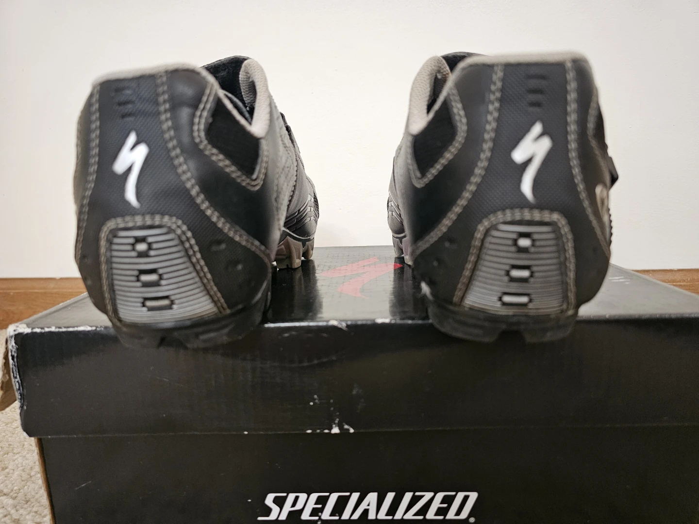 Used Specialized Comp Mtb Shoe-Black/Grey Size 11 - photo 4