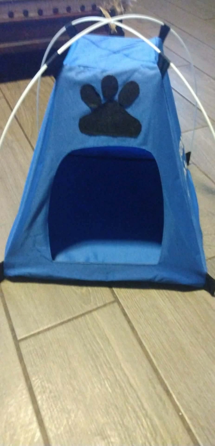 Blue Pet Tent Brand new with padding.Se Habla Espanol
