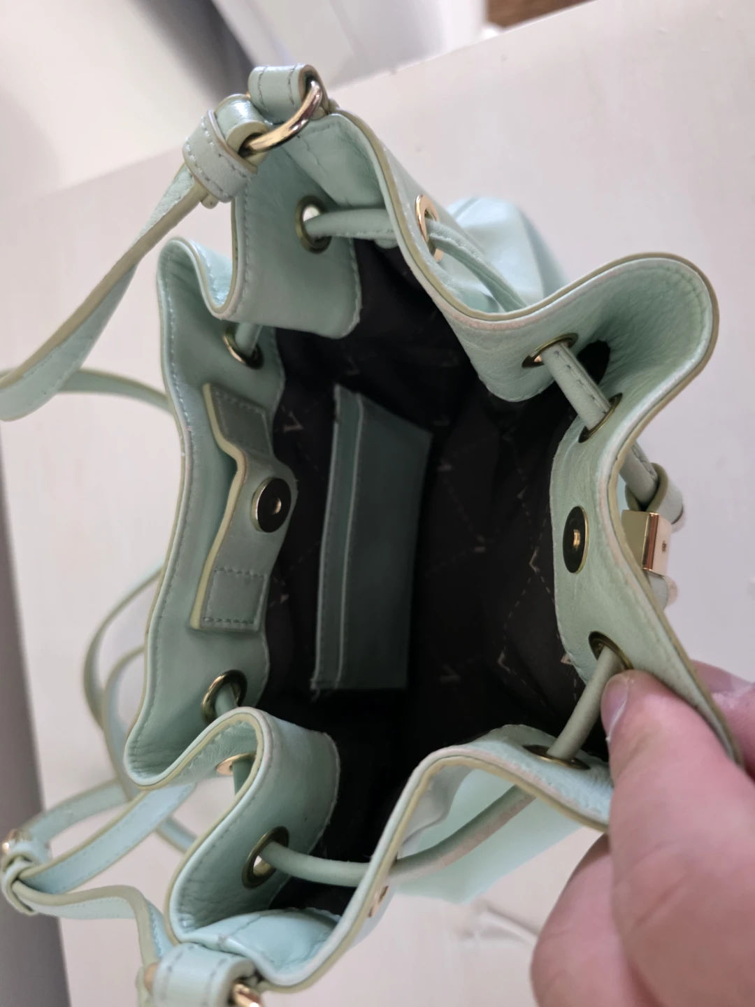 Vince Camuto Mint Green Leather Drawstring Bucket Bag - photo 2