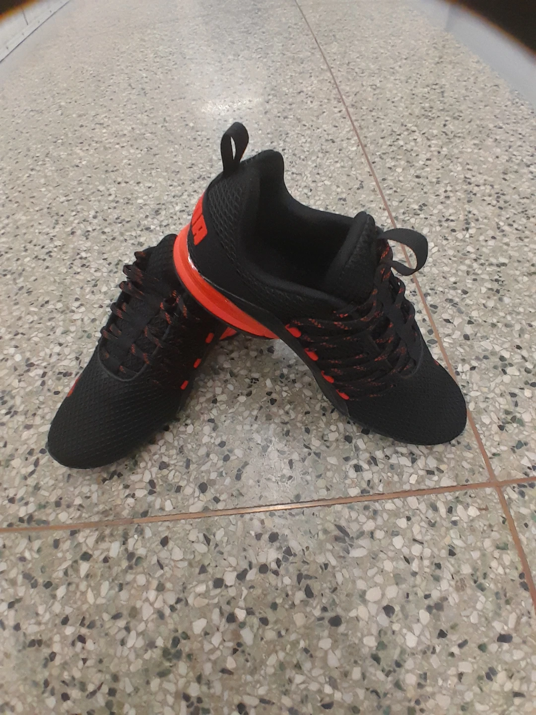 Puma Black & Red Athletic Shoes Men's Size 12 - photo 2