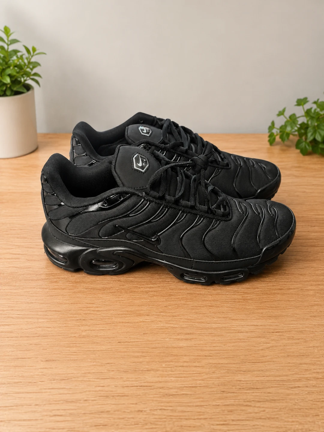 Nike Air Max TN Plus Black Sneakers - photo 2