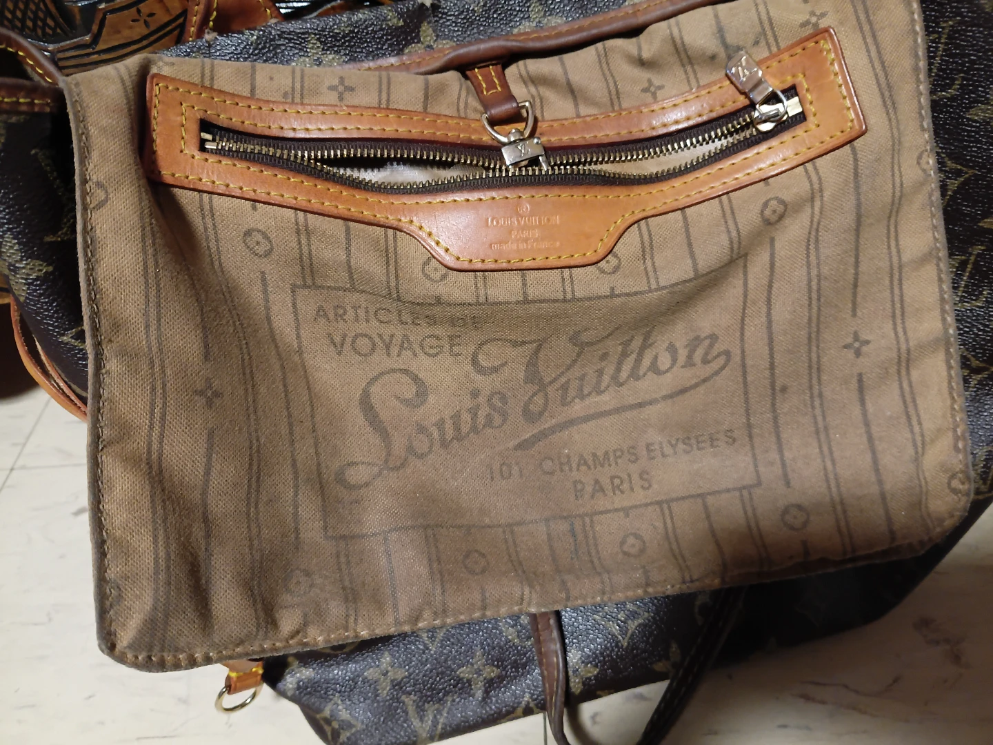 Louis Vuitton Monogram Tote Bag - photo 2