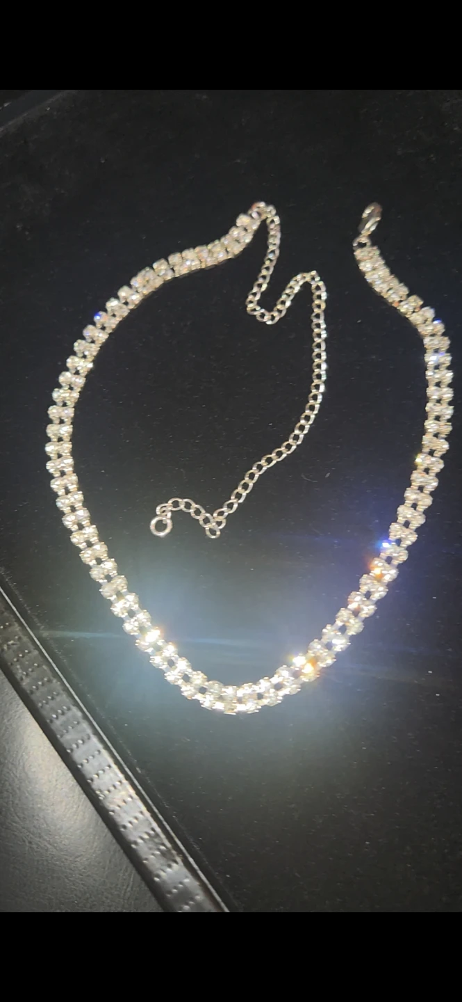 Clear rhinestone necklace non magnetic