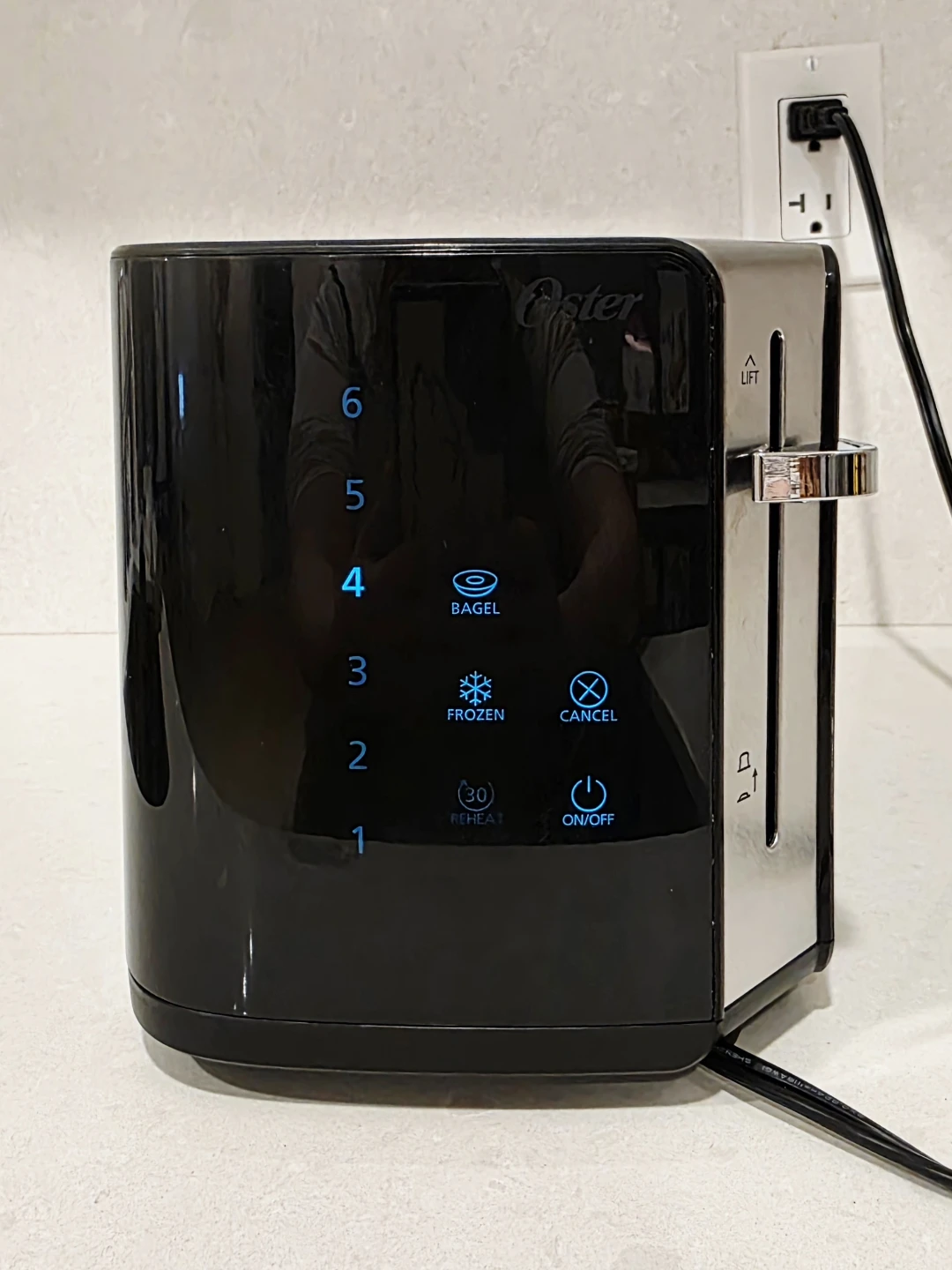 [Moving Sale] Oster 2-Slice Touchscreen Toaster/Grille-pain