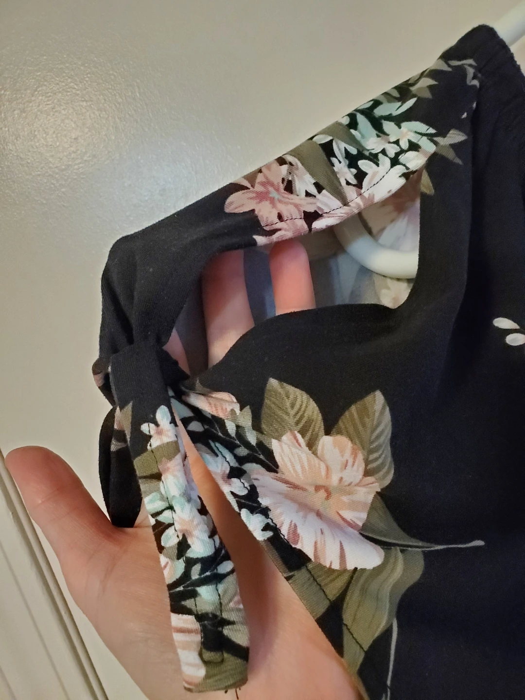 Black floral off shoulder top tie sleeves - 1X ⚽ - photo 2
