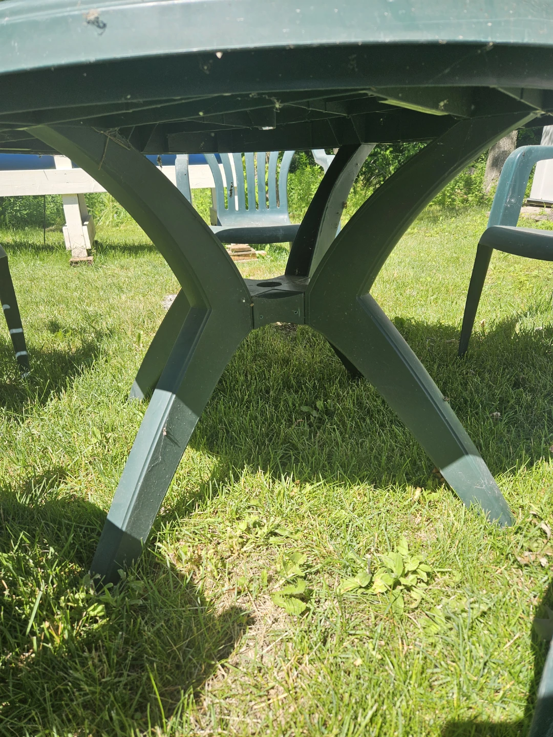 Green Plastic Patio Table and Chairs⚽ Set