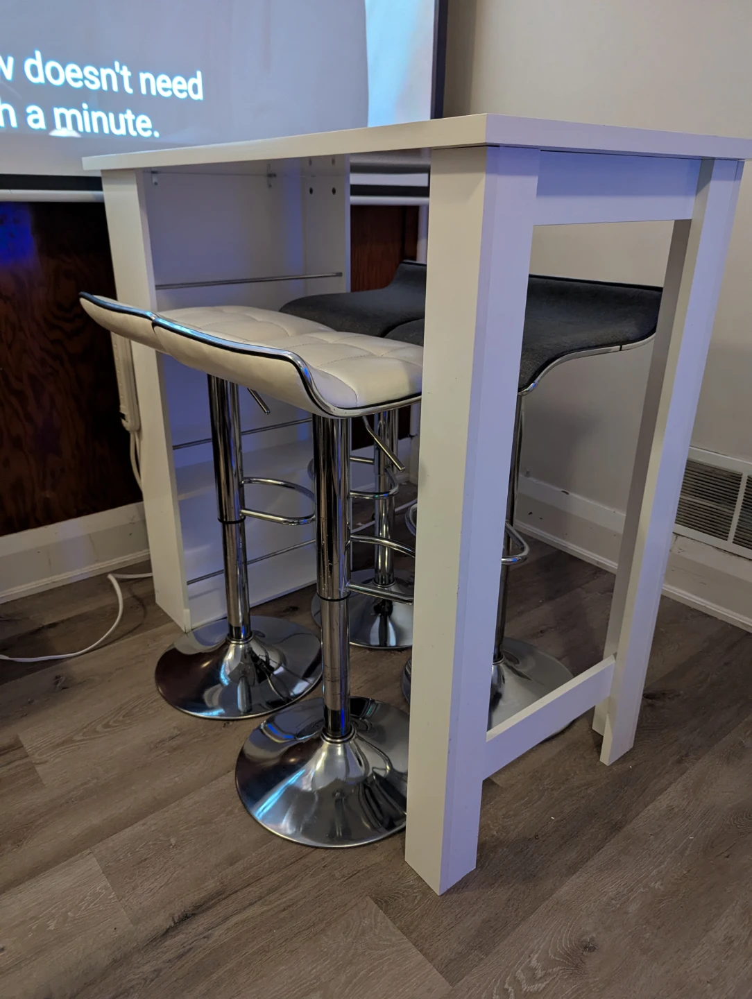 White Bar Table and 4 Stools