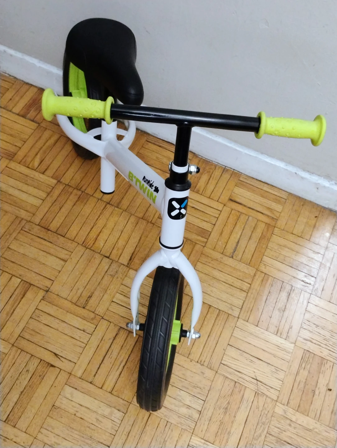B'TWIN RunRide 100 Balance Bike White/Green - photo 5