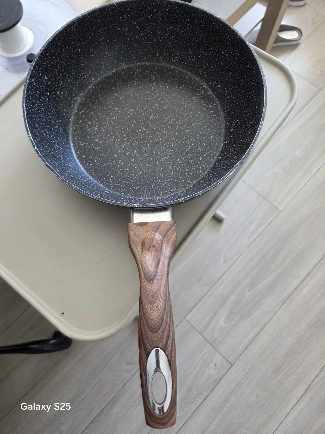 Frying Pan with Wood-Look Handle - photo 3