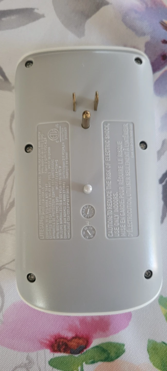 Litesprings Surge Protector with 6 Outlets and 3 USB Ports - photo 2