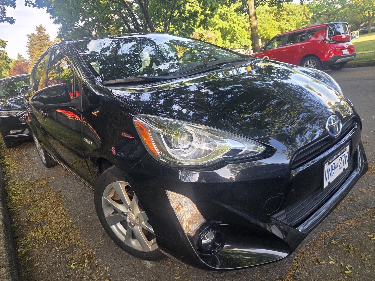 2016 Toyota Prius C Fully Loaded | Clean Title - photo 3
