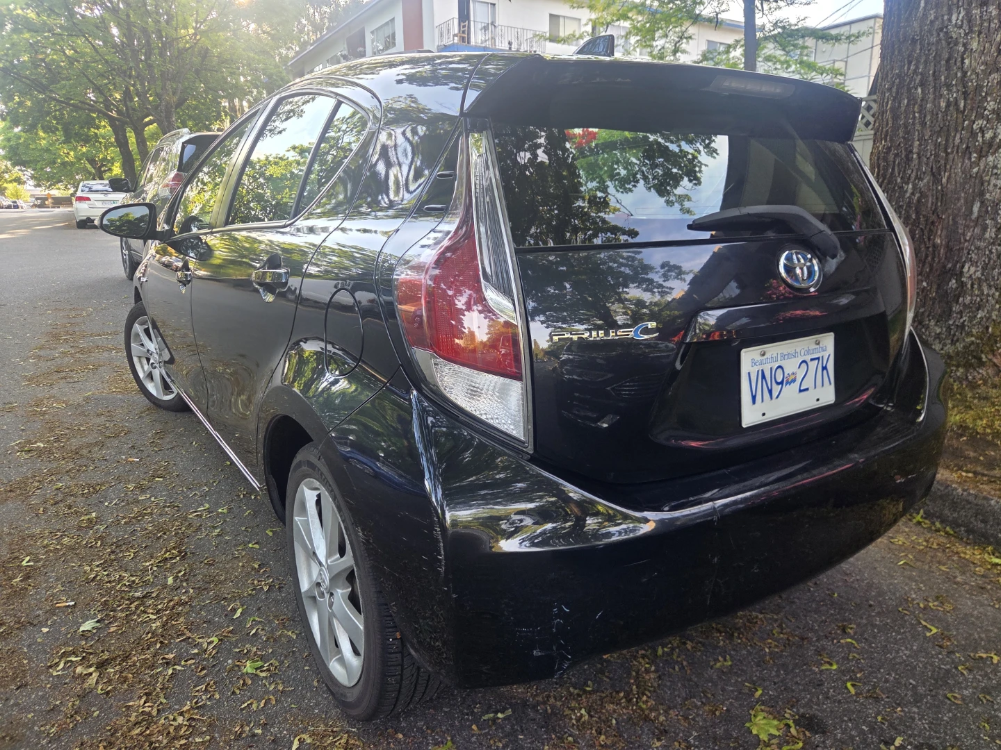 2016 Toyota Prius C Fully Loaded | Clean Title - photo 4