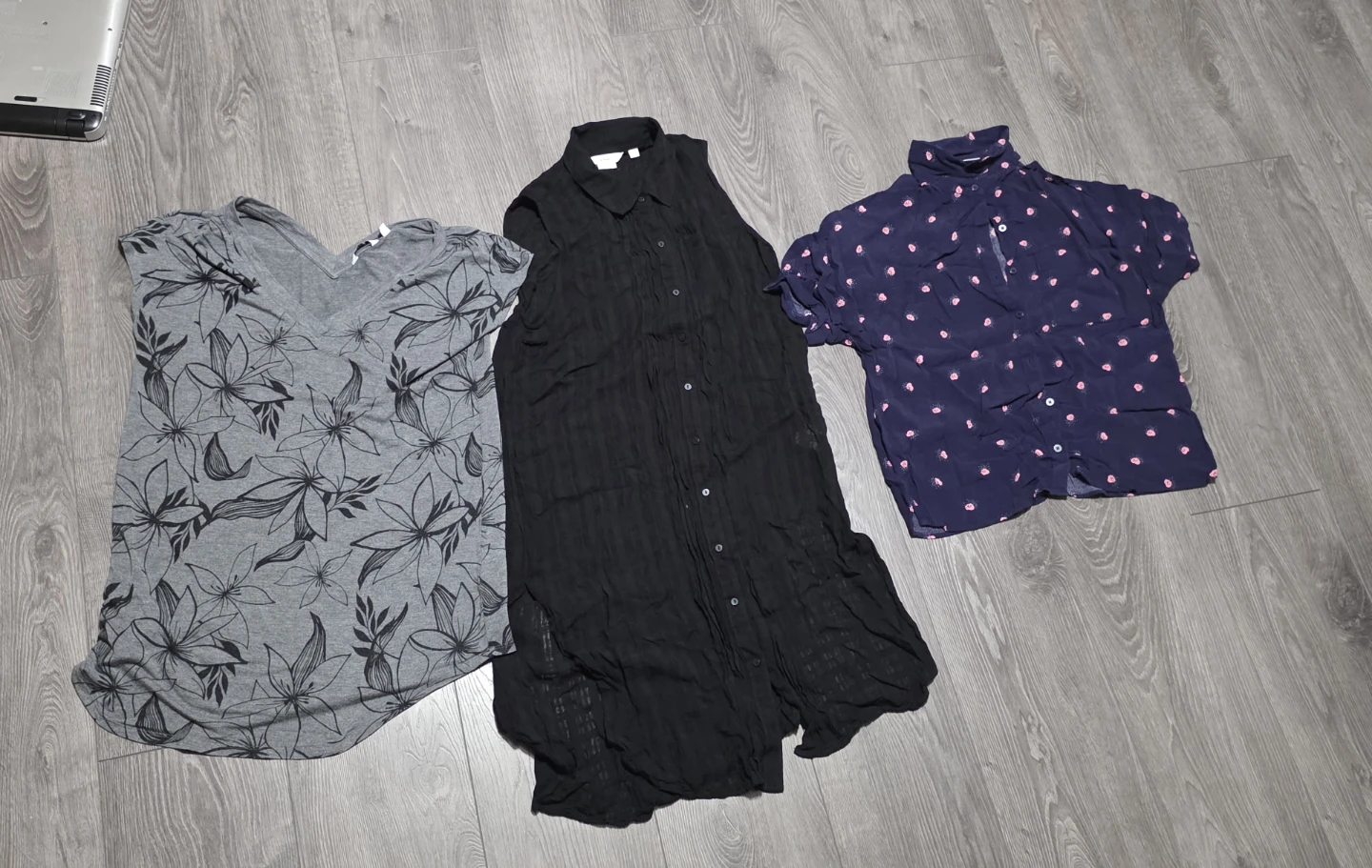 Bundle of 3 Tops