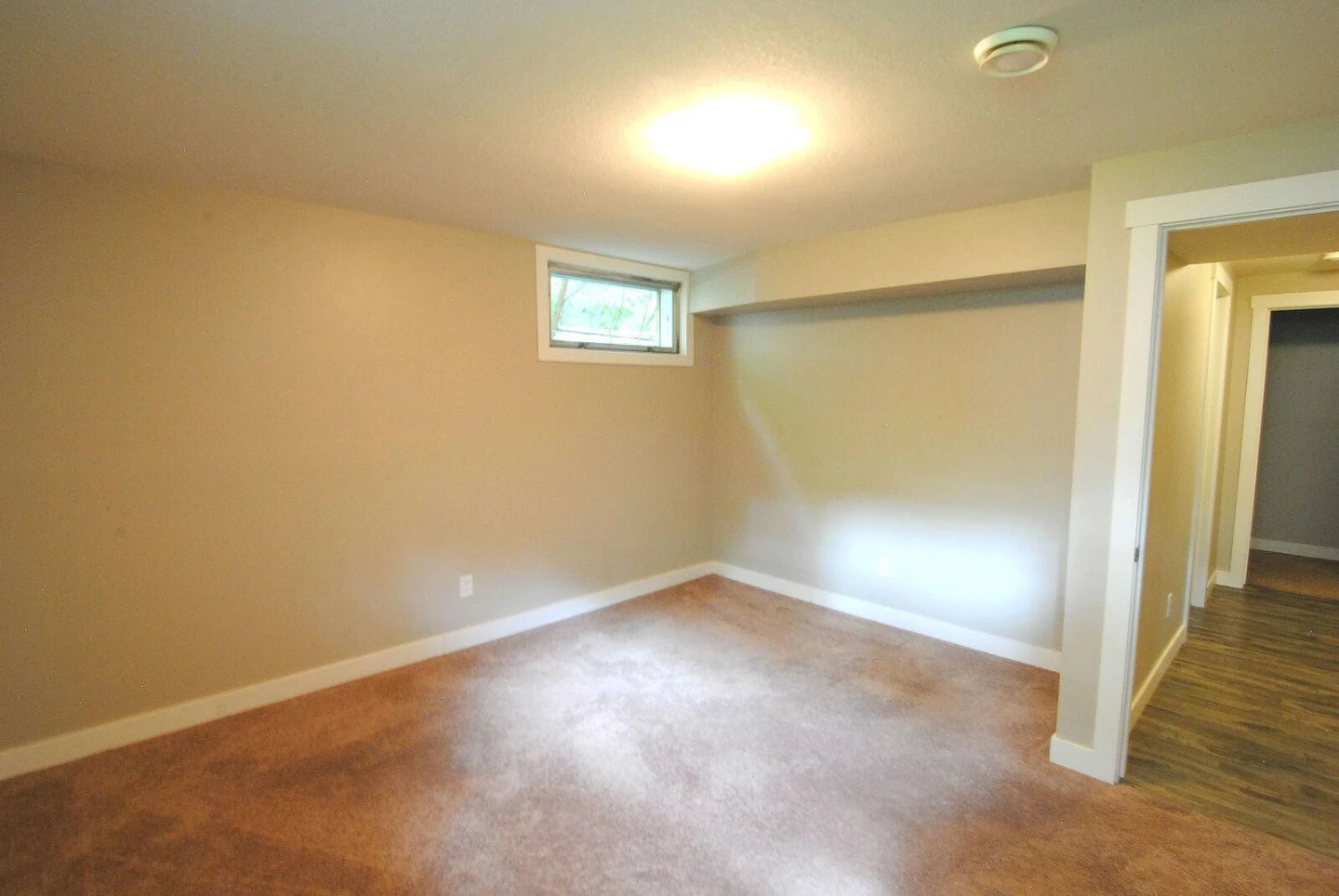 Apartment Rental 2bdrm 1bath 11206 38 St. Edmonton,AB - photo 5