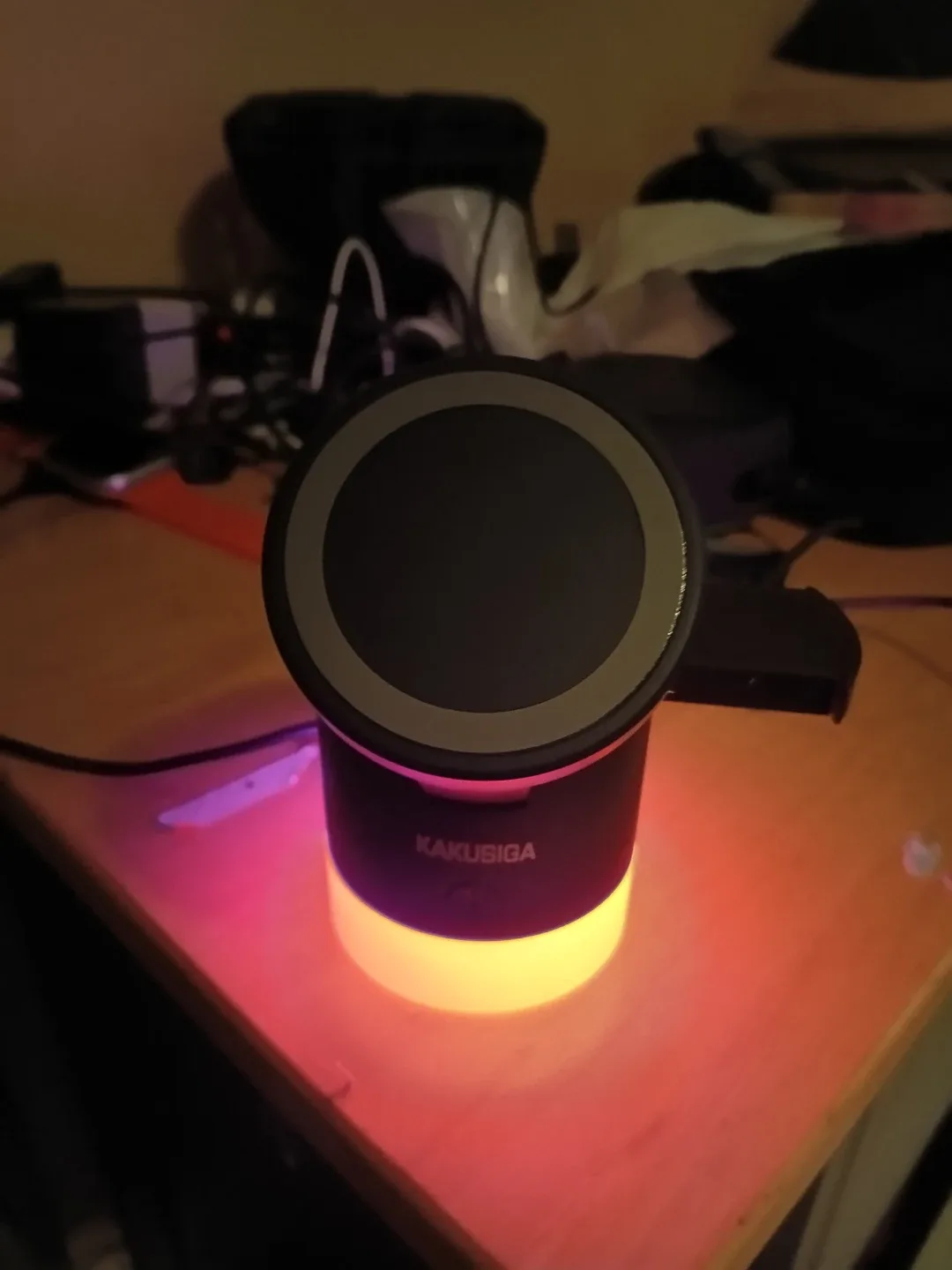 KAKUSIGA Portable Wireless Charger Lamp - photo 5