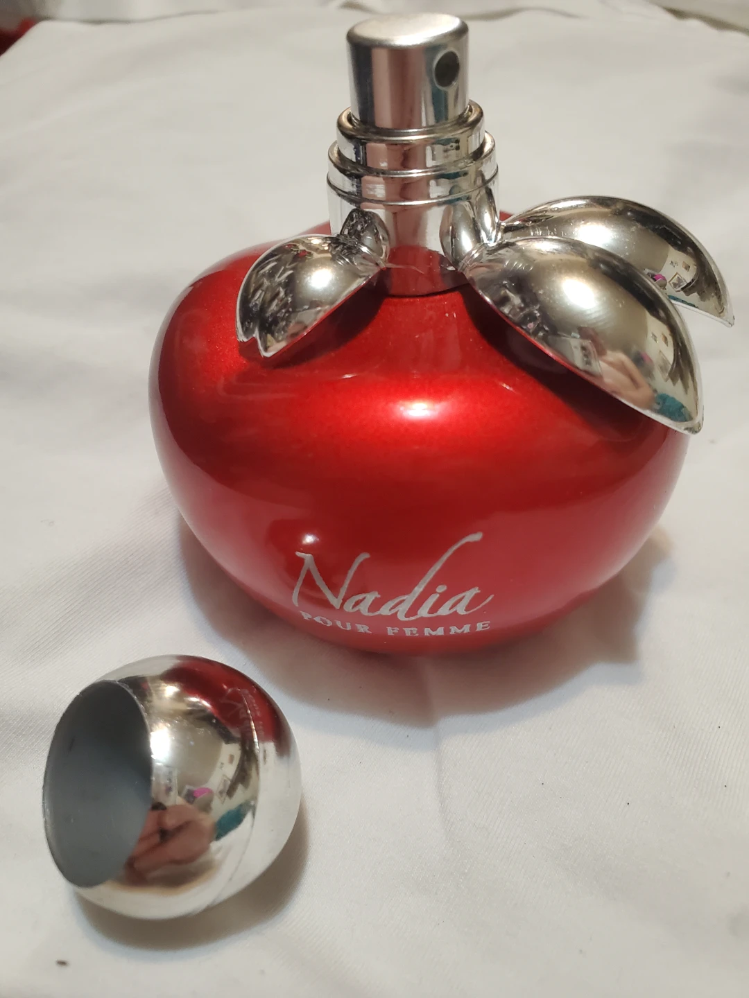 Nadia Pour Femme Red Apple Perfume Bottle - photo 5
