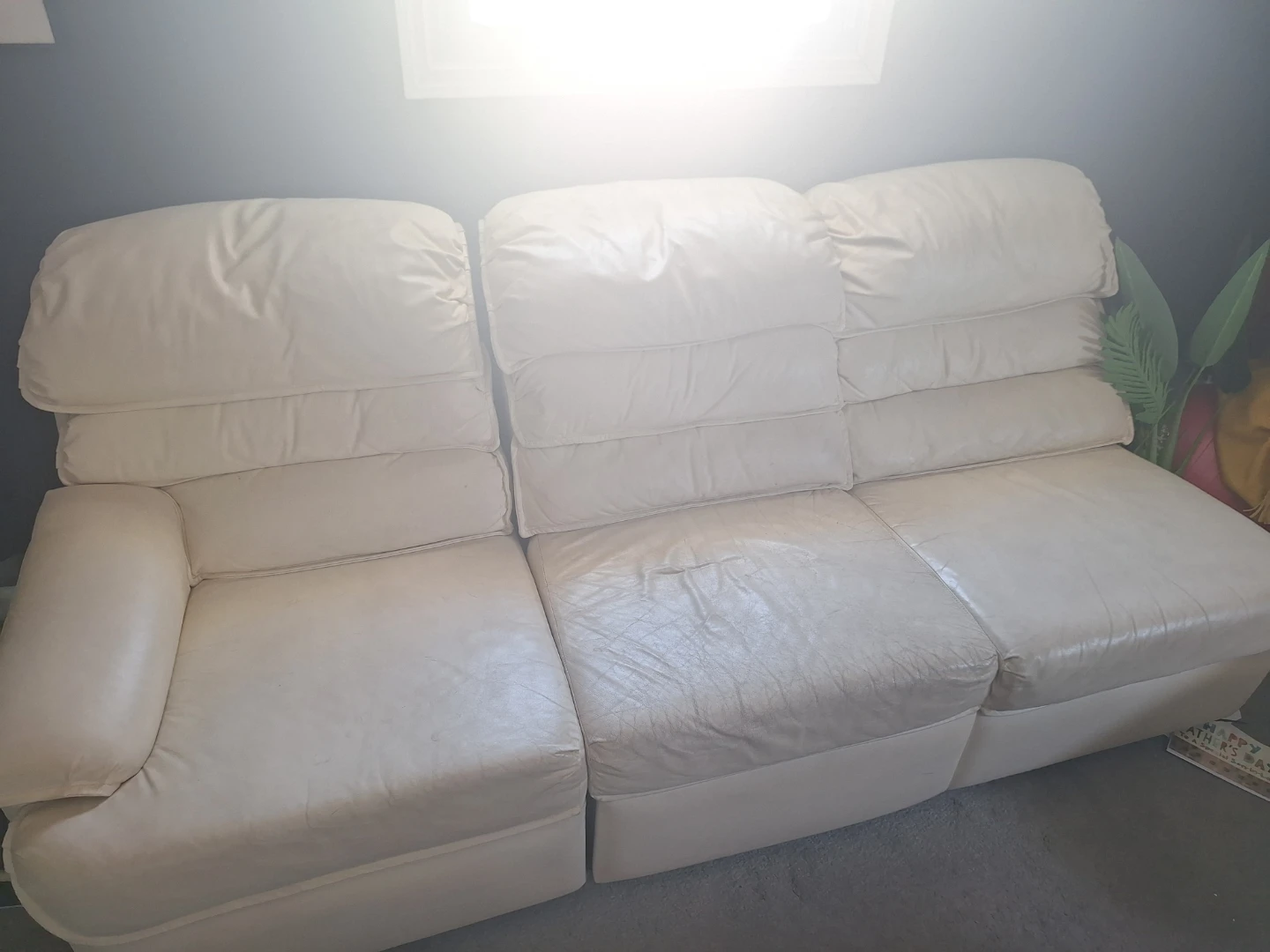 Cream Leather Sectional Sofa - photo 2