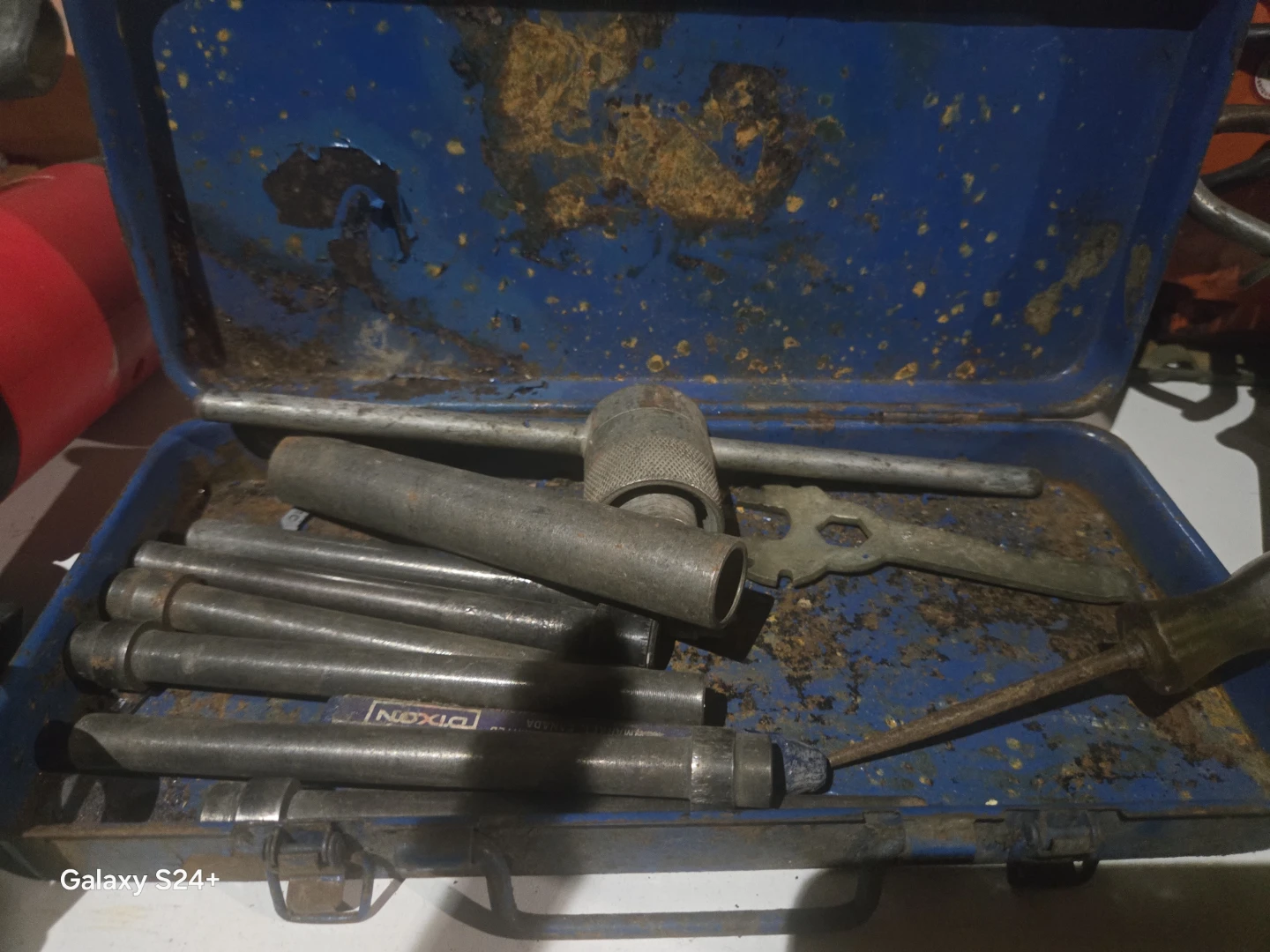 DIXON Tap and Die Set