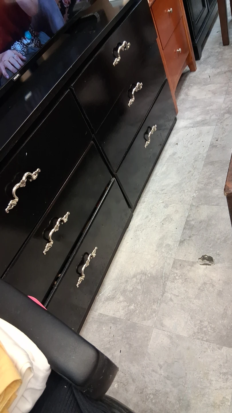 Black 6-Drawer Dresser