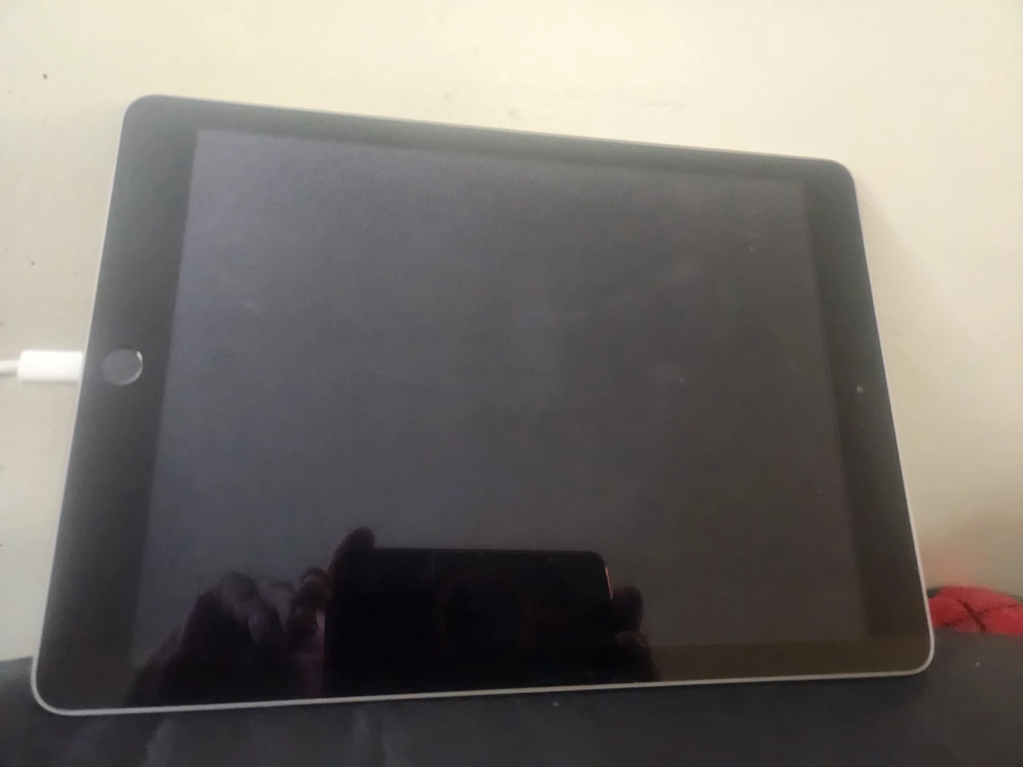 Ipad 5th gen , 32gb - photo 3
