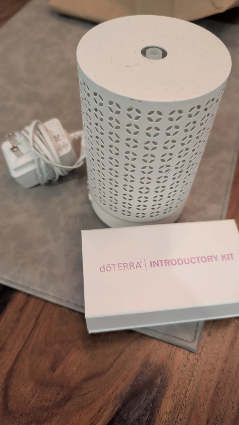 dōTERRA Introductory Kit with Diffuser