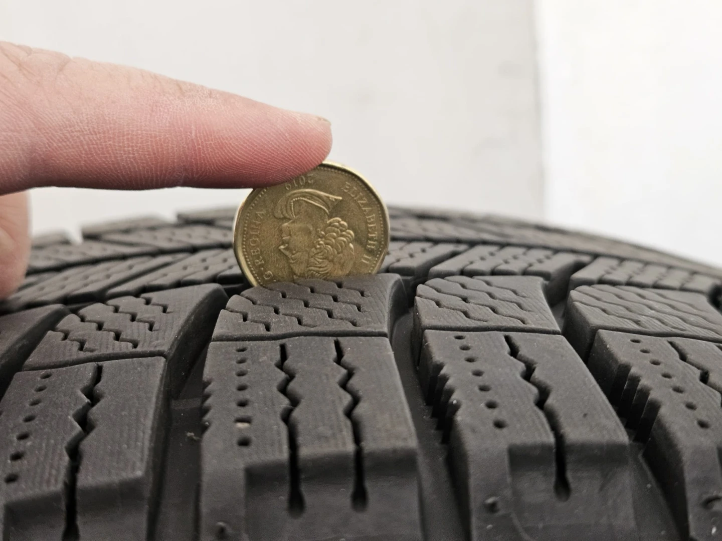 Michelin X-Ice Snow Tires on Alloy Rims - photo 4