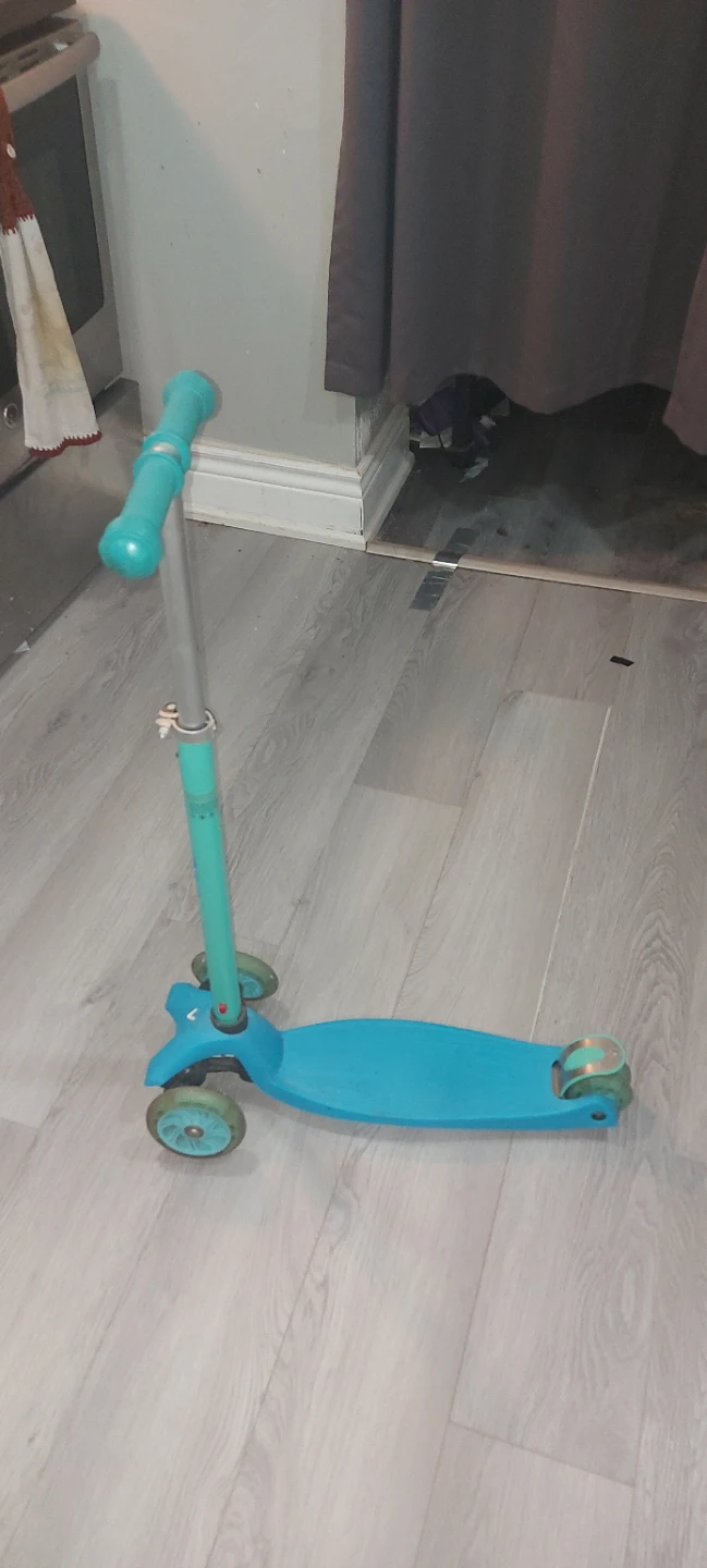 Kids Teal 3-Wheel Scooter - photo 2