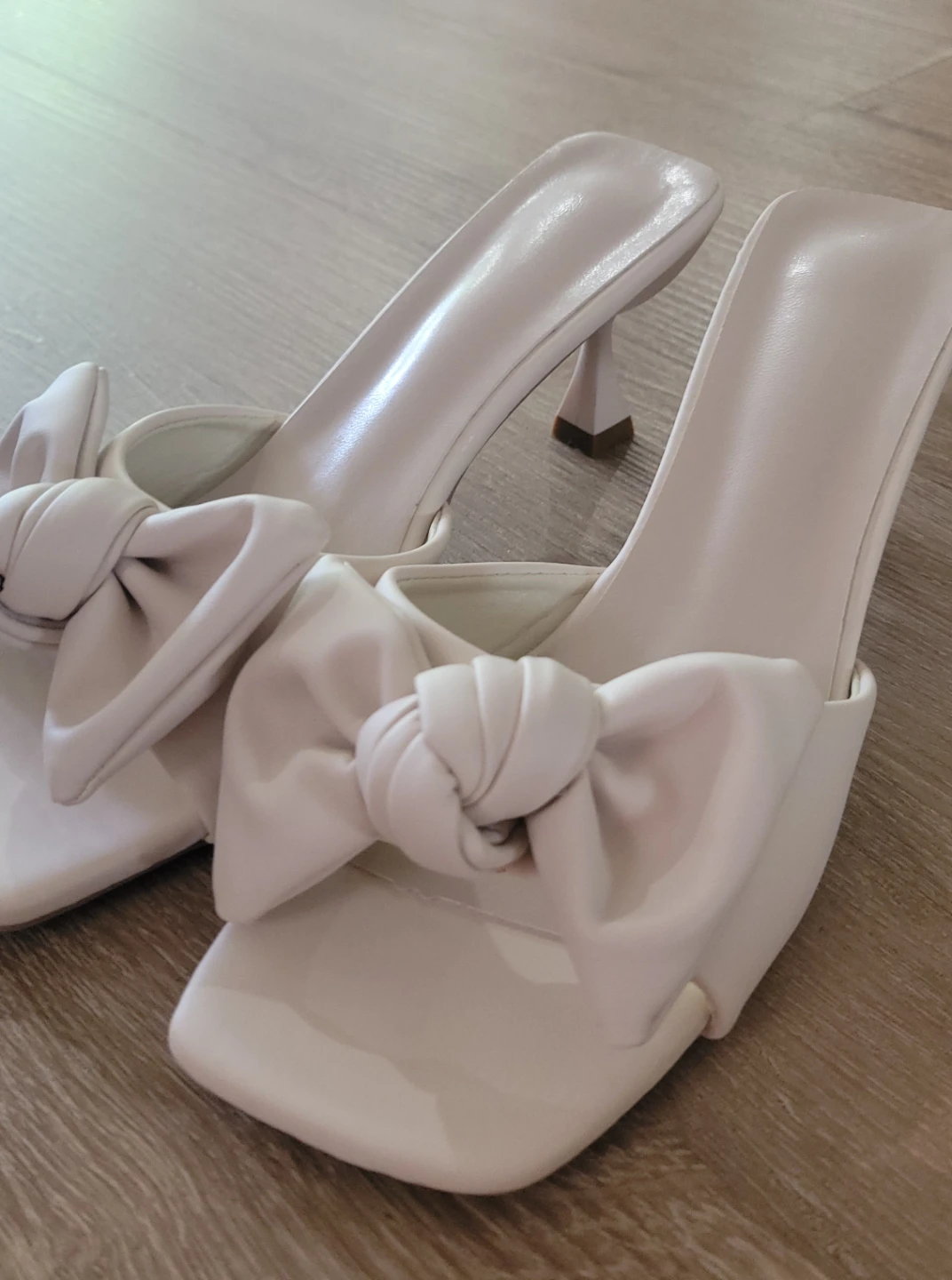 Women's Cream Knot Slide Sandals (New) size 6-7 - photo 2