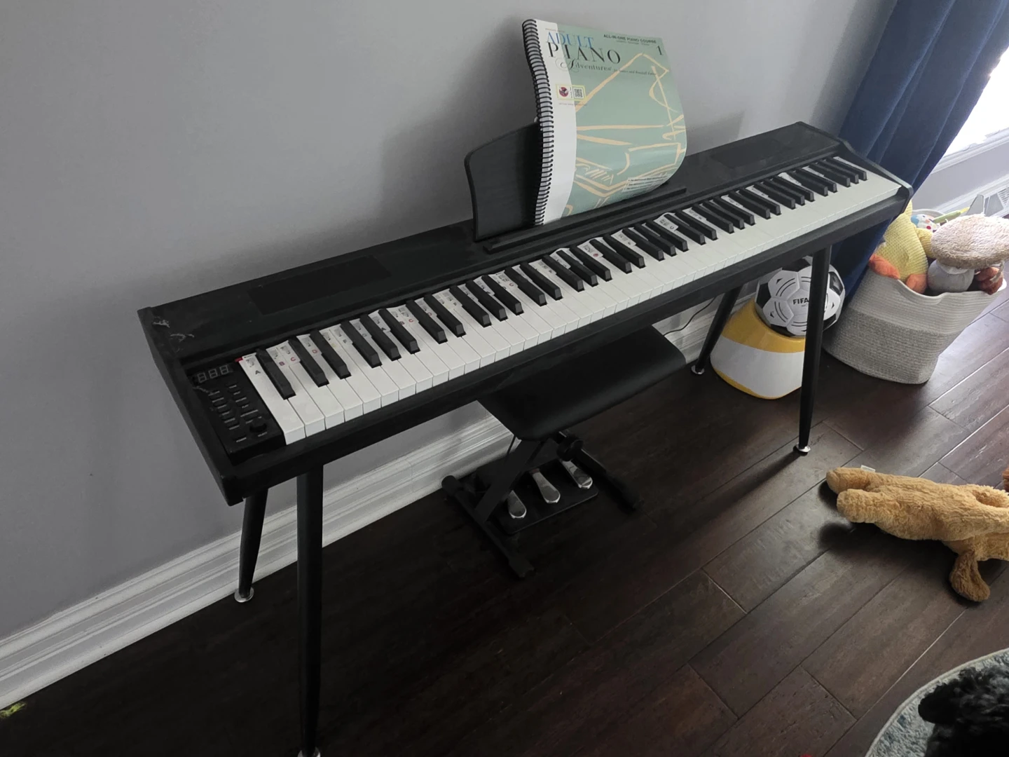 Keyboard and stool