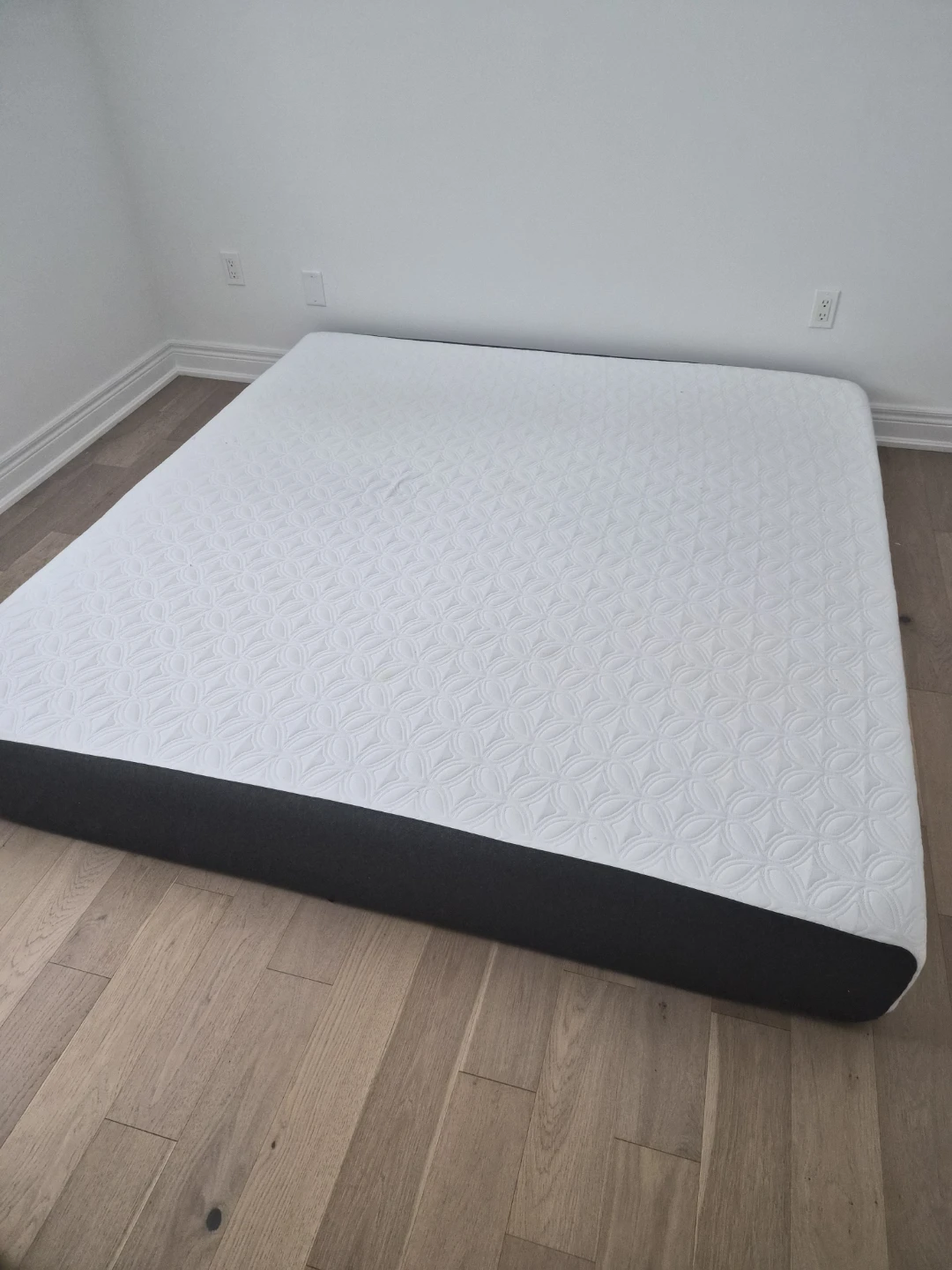King size Cocoon by Sealy Mattress - Firm