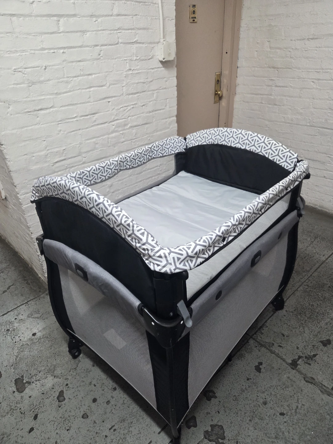 Travel bassinet - photo 4