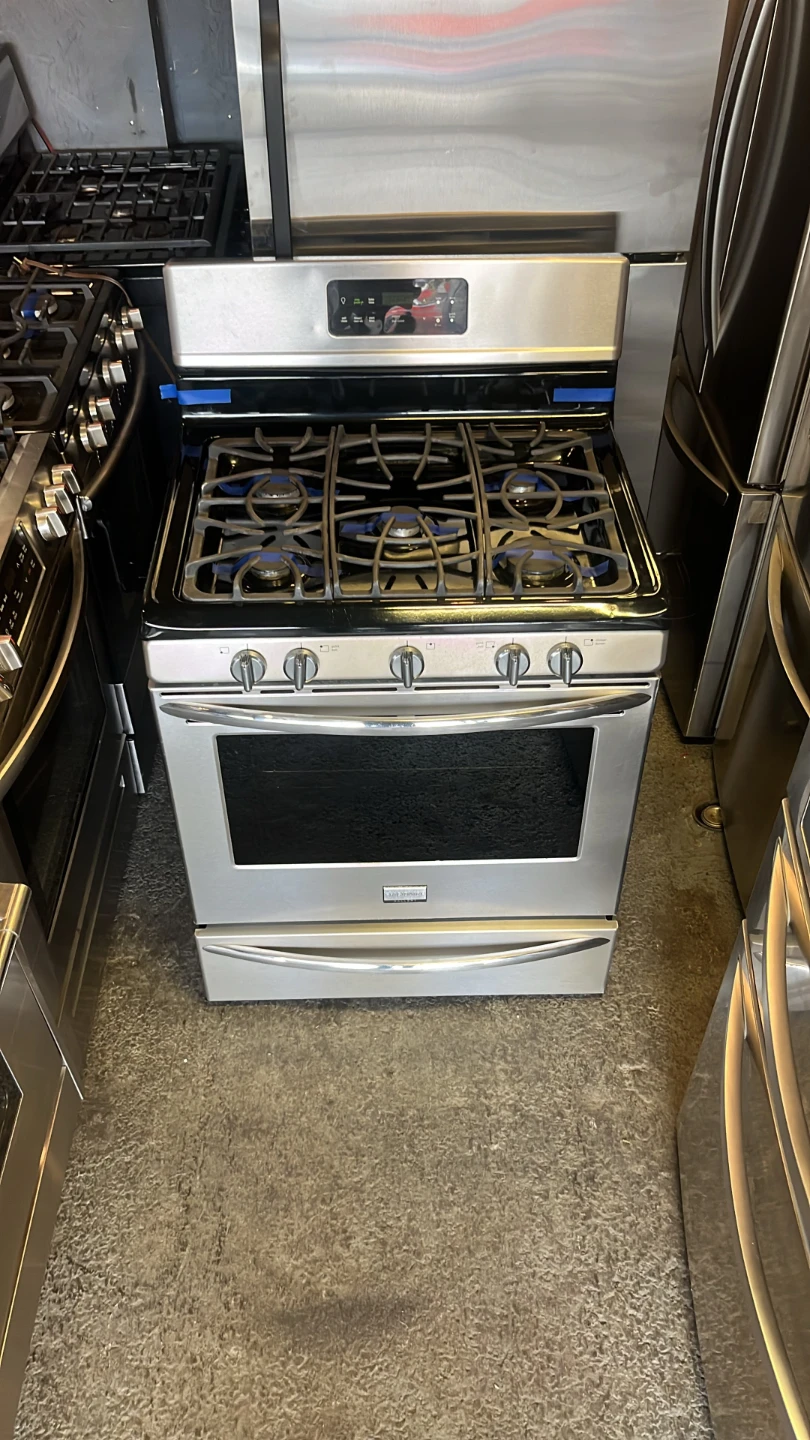 Frigidaire Gas Range Oven