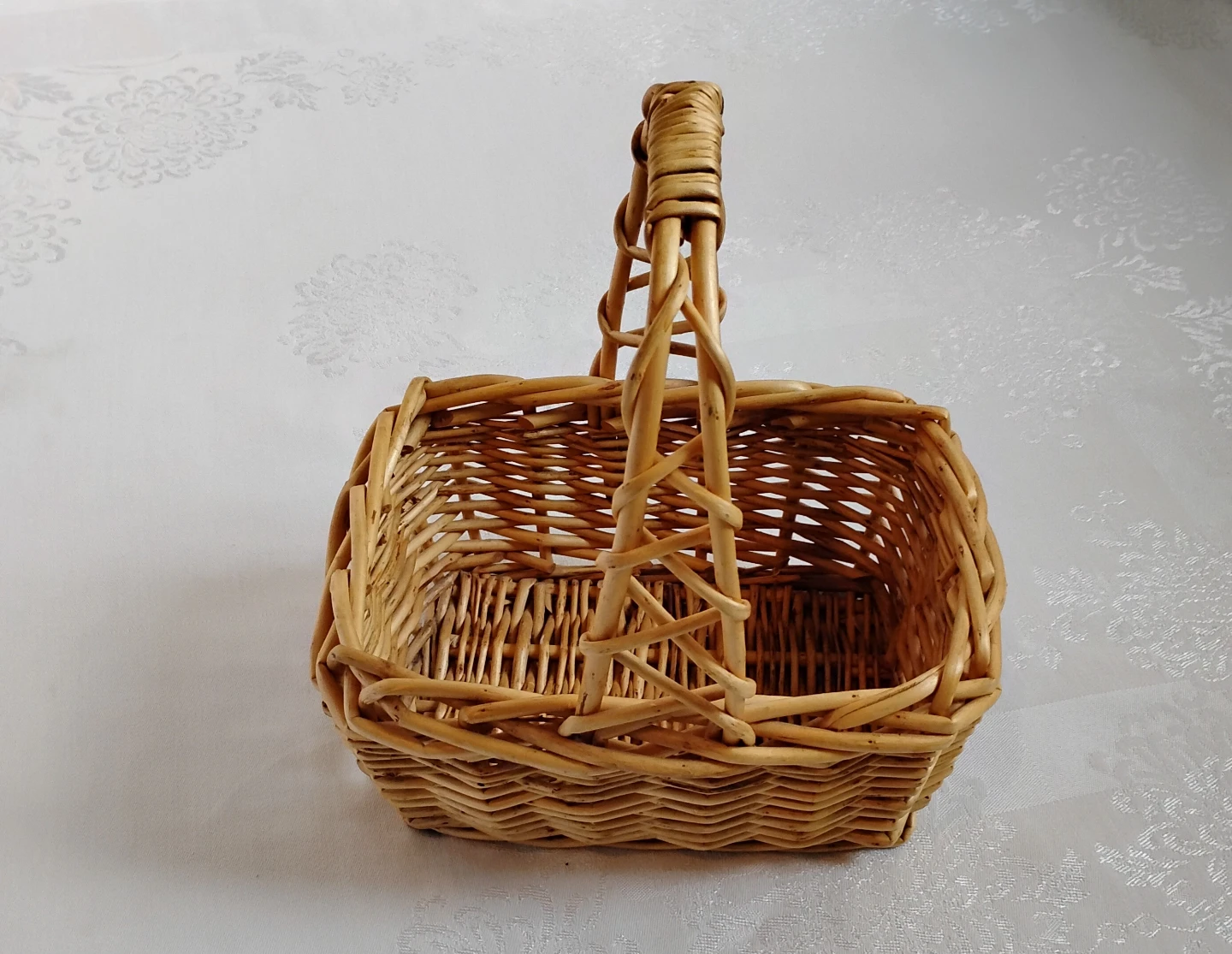 ⚽ Small Wicker Basket