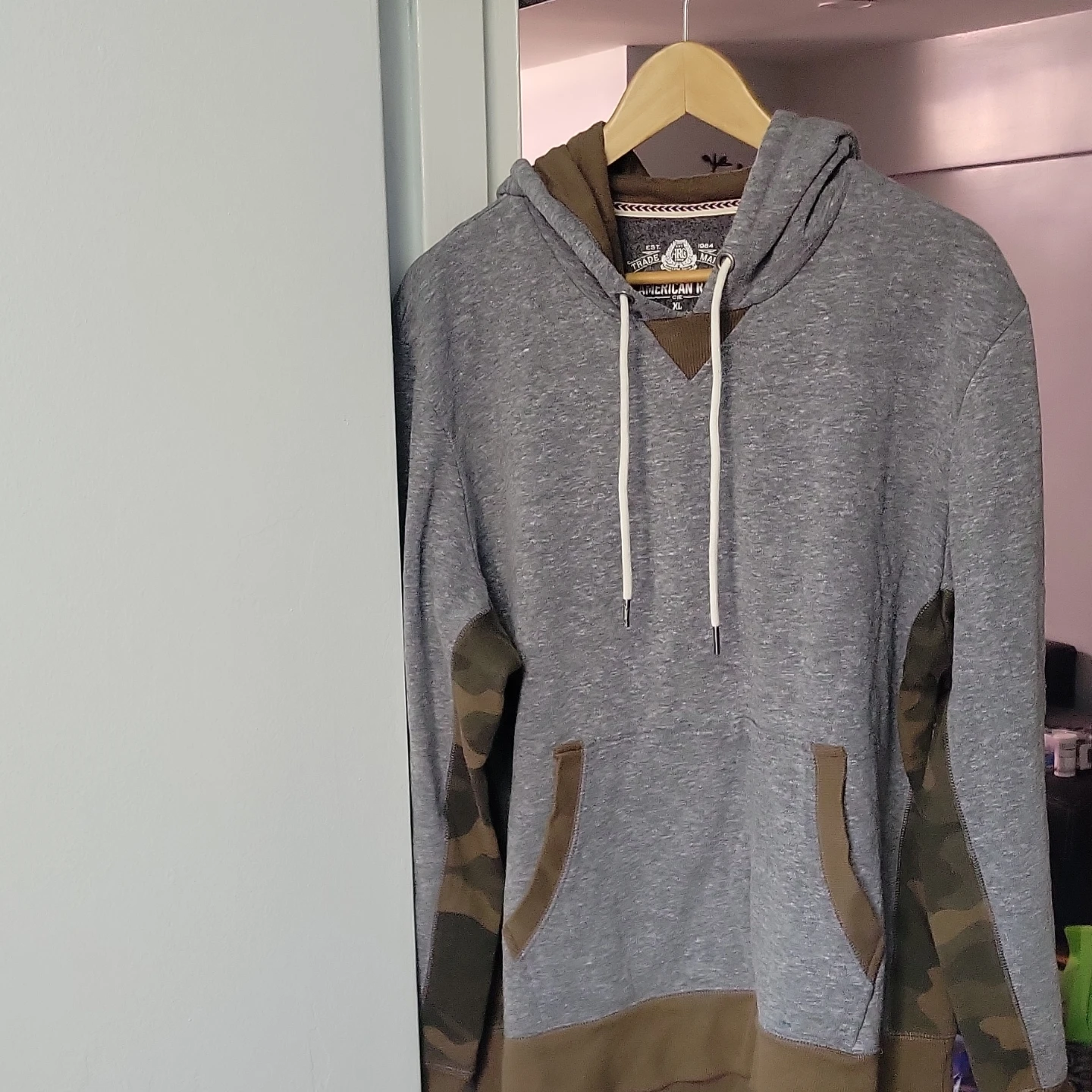 American Rag Cie Men's Hoodie XL Gray Camo Trim
