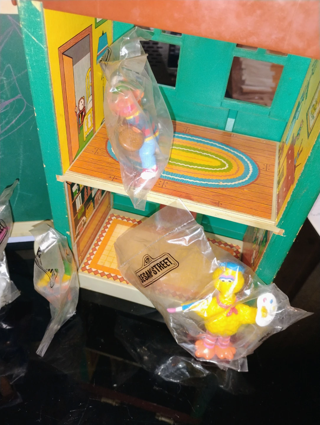 Hooper's Store and Sesame St Characters - photo 4