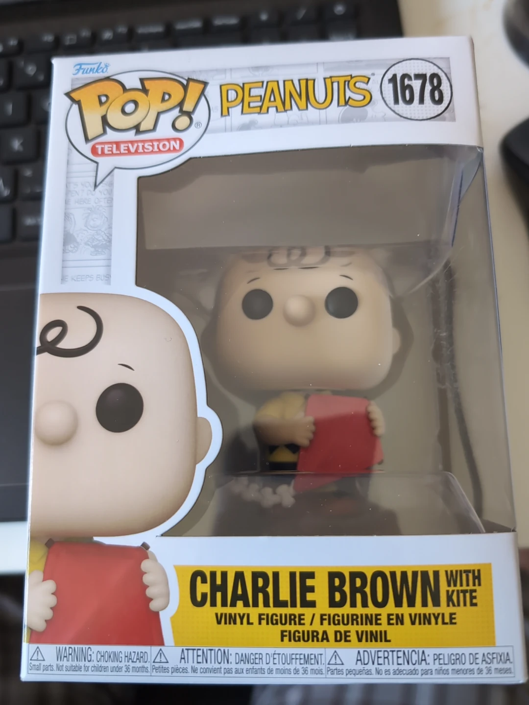 Funko Pop! Peanuts Charlie Brown With Kite #1678 Vinyl Figure