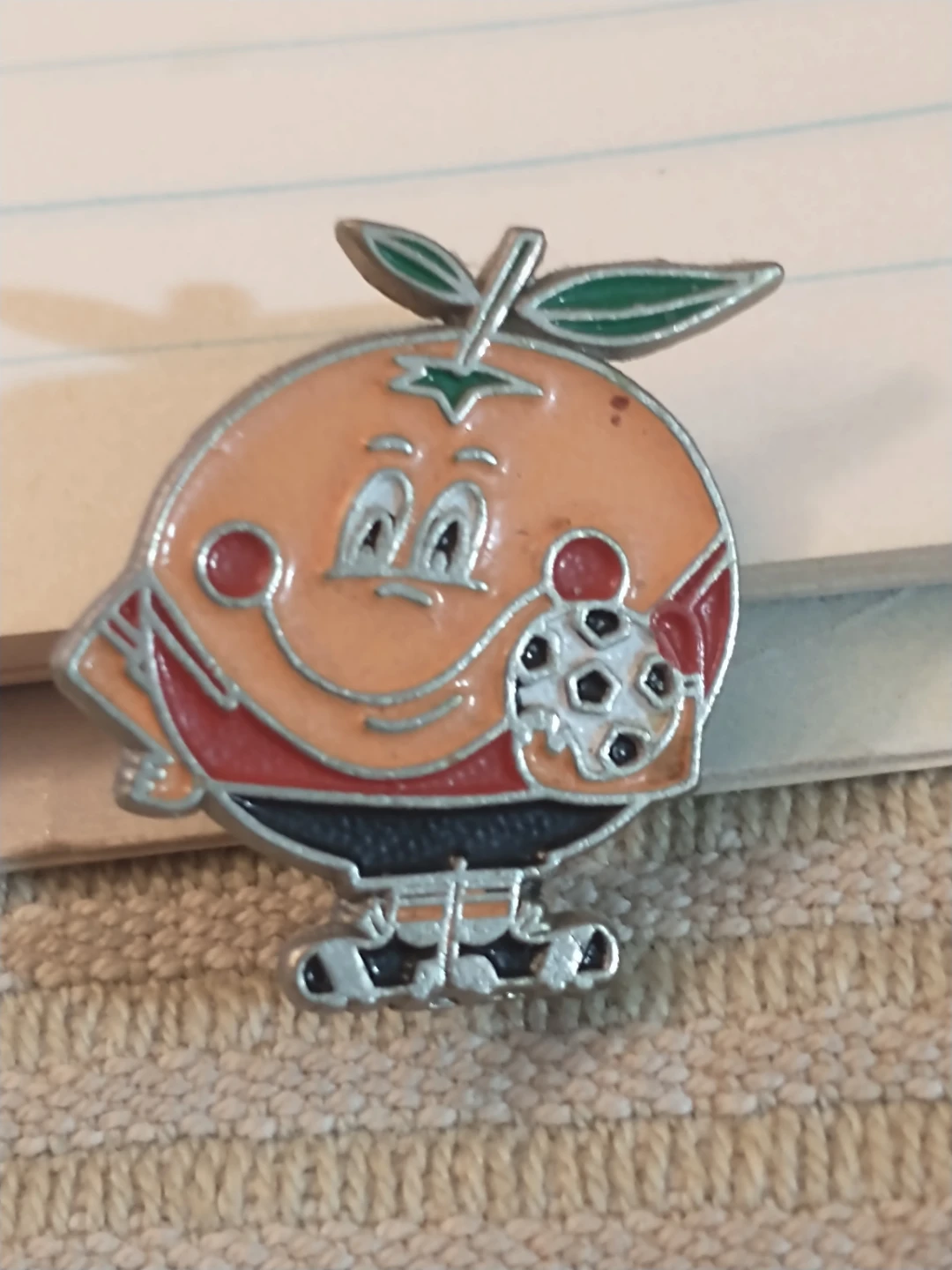 Cute Espana 82 Spain World Cup mascot Naranjito Soccer Pin