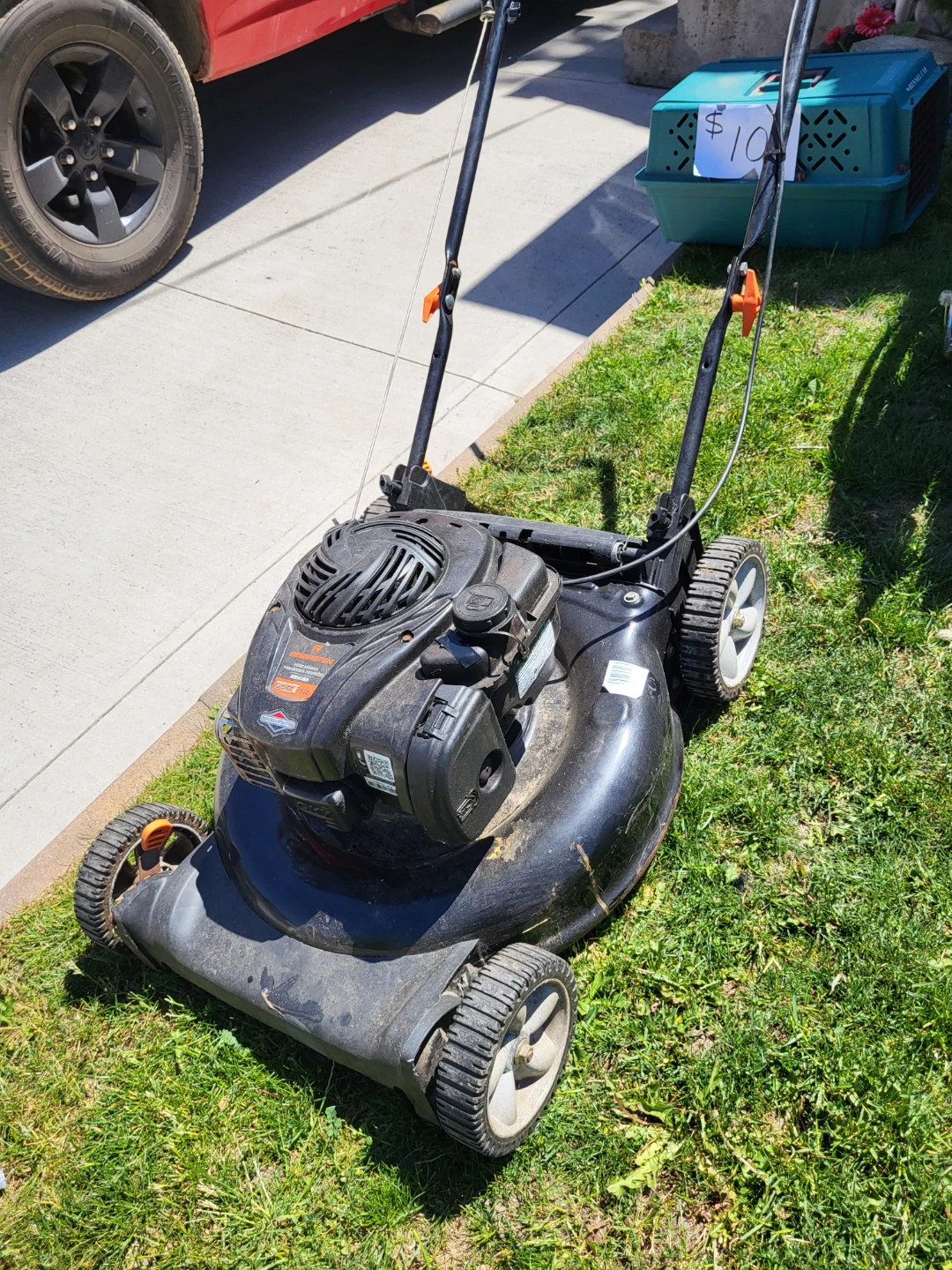 Briggs & Stratton Lawn Mower starts first pull