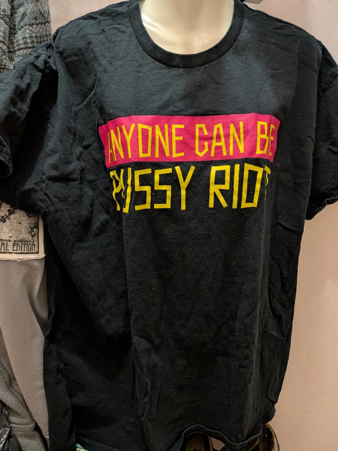 Black Pussy Riot T-Shirt sz XL