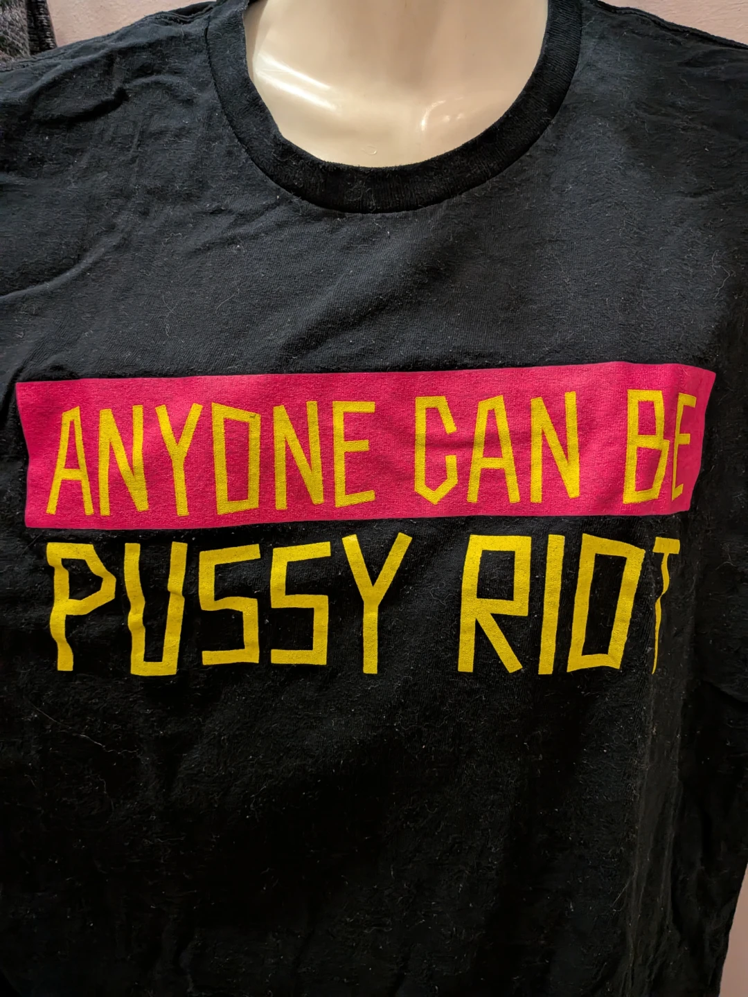 Black Pussy Riot T-Shirt sz XL - photo 3