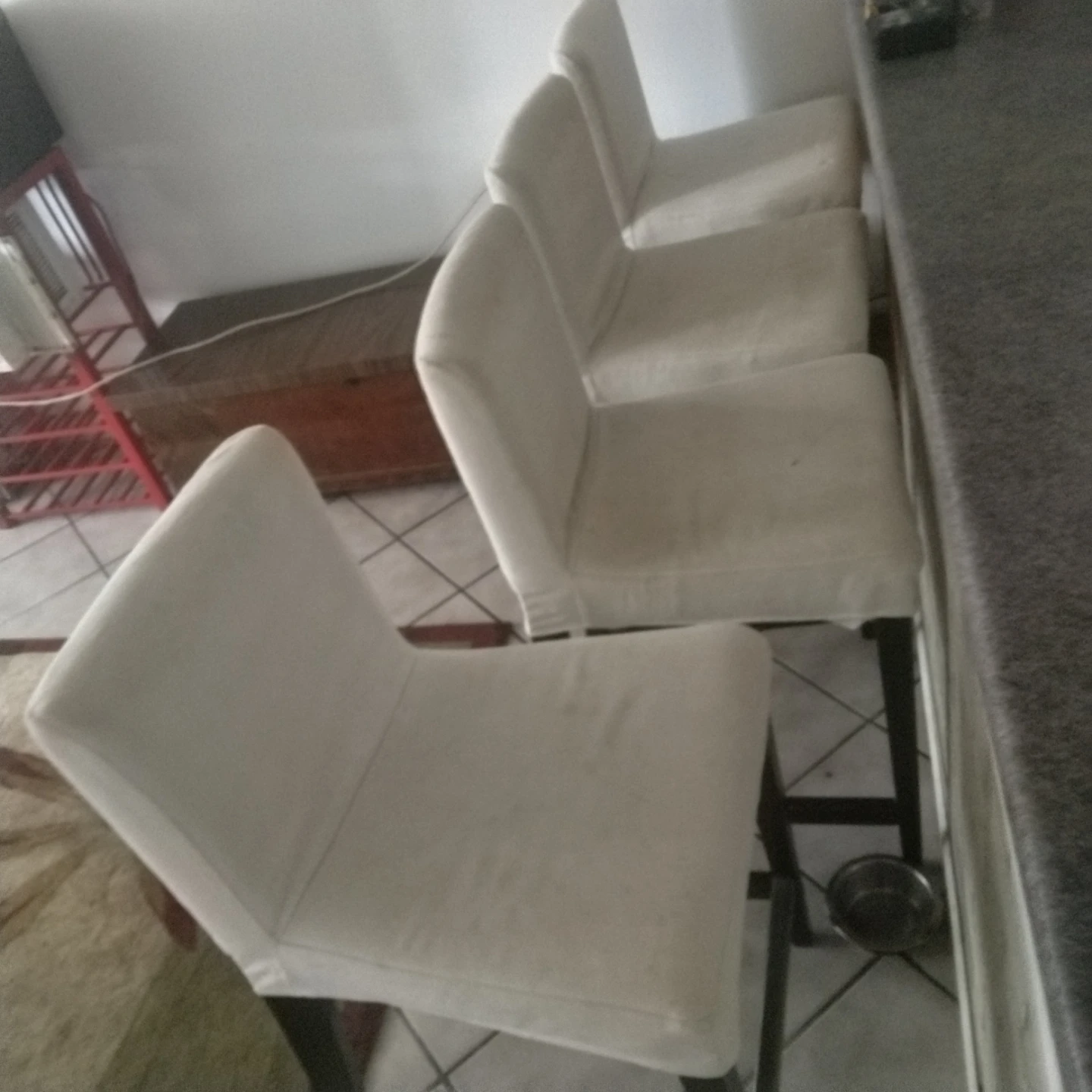 4 bar stools - photo 2