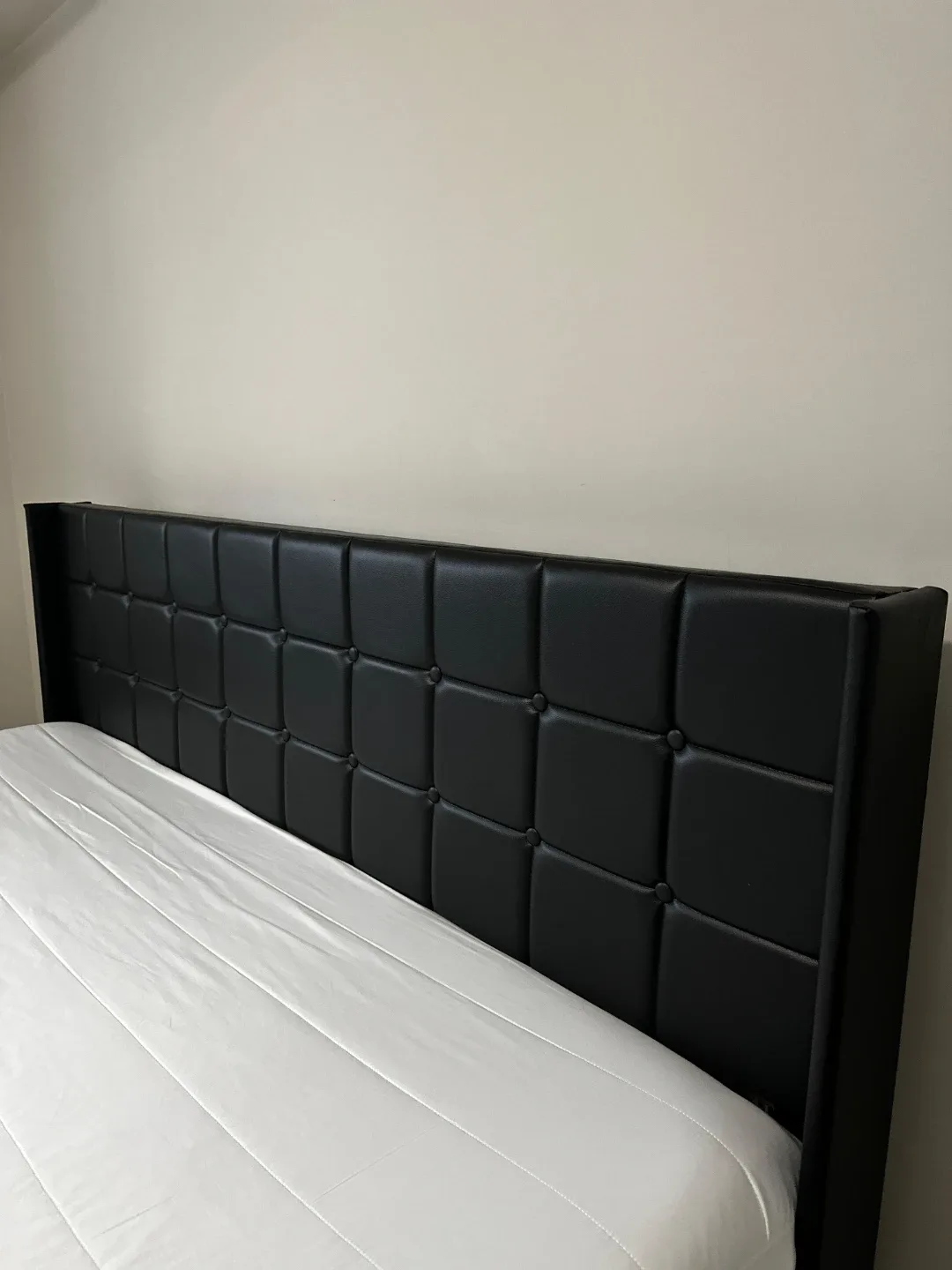 King size bed - Headboard Bed Frame +  Mattress - photo 3