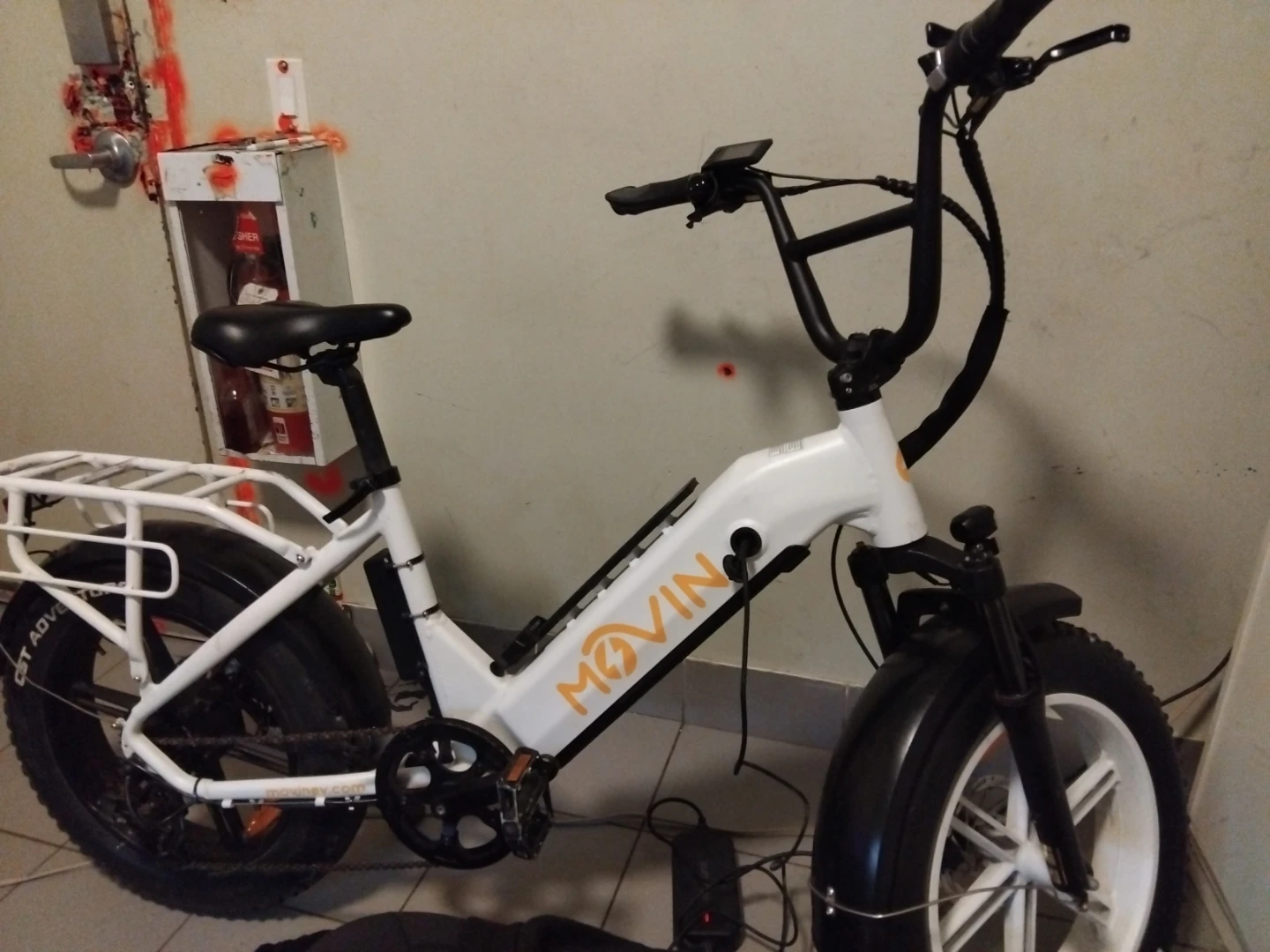 MOVIN Electric Fat Tire Bike