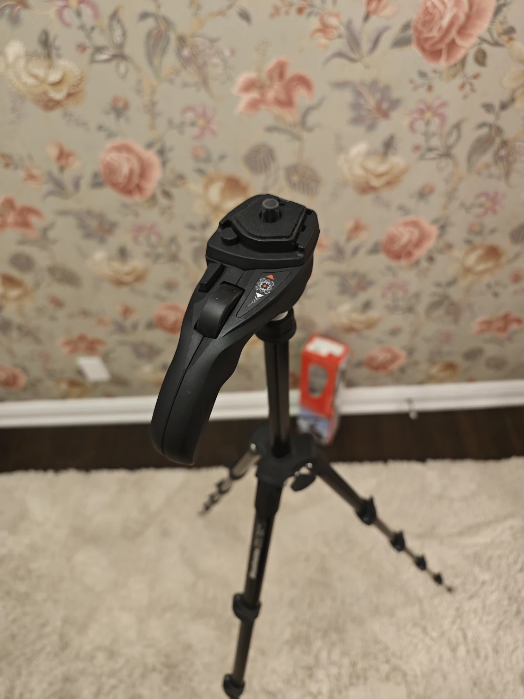Manfrotto Compact MKC3-H01 Tripod - photo 4